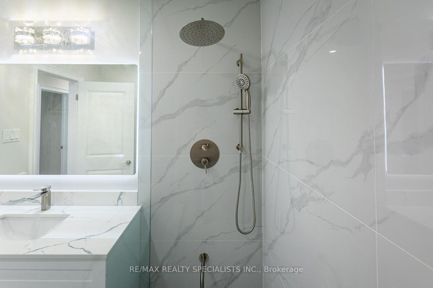 Photo 31 of 22 Heathview Avenue, North York, Bayview Village — HOMEH