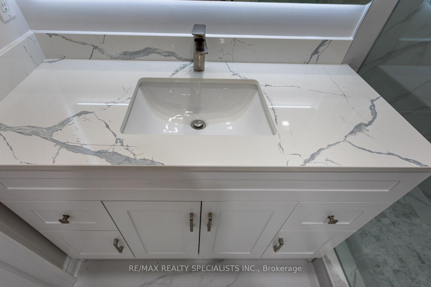 Photo 33 of 22 Heathview Avenue, North York, Bayview Village — HOMEH