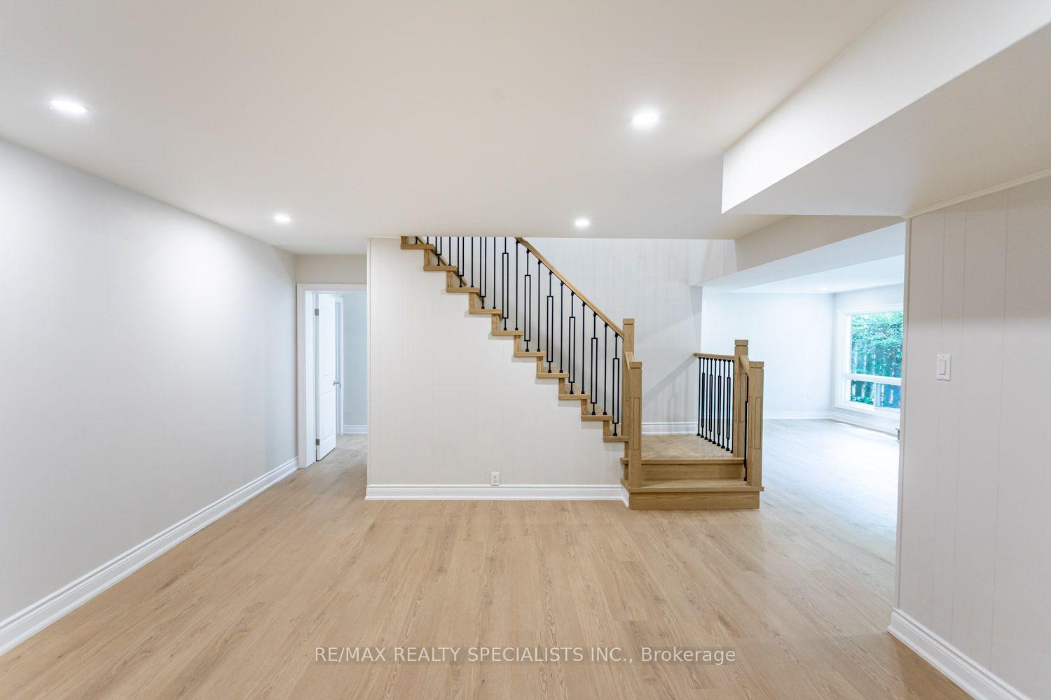 Photo 45 of 22 Heathview Avenue, North York, Bayview Village — HOMEH
