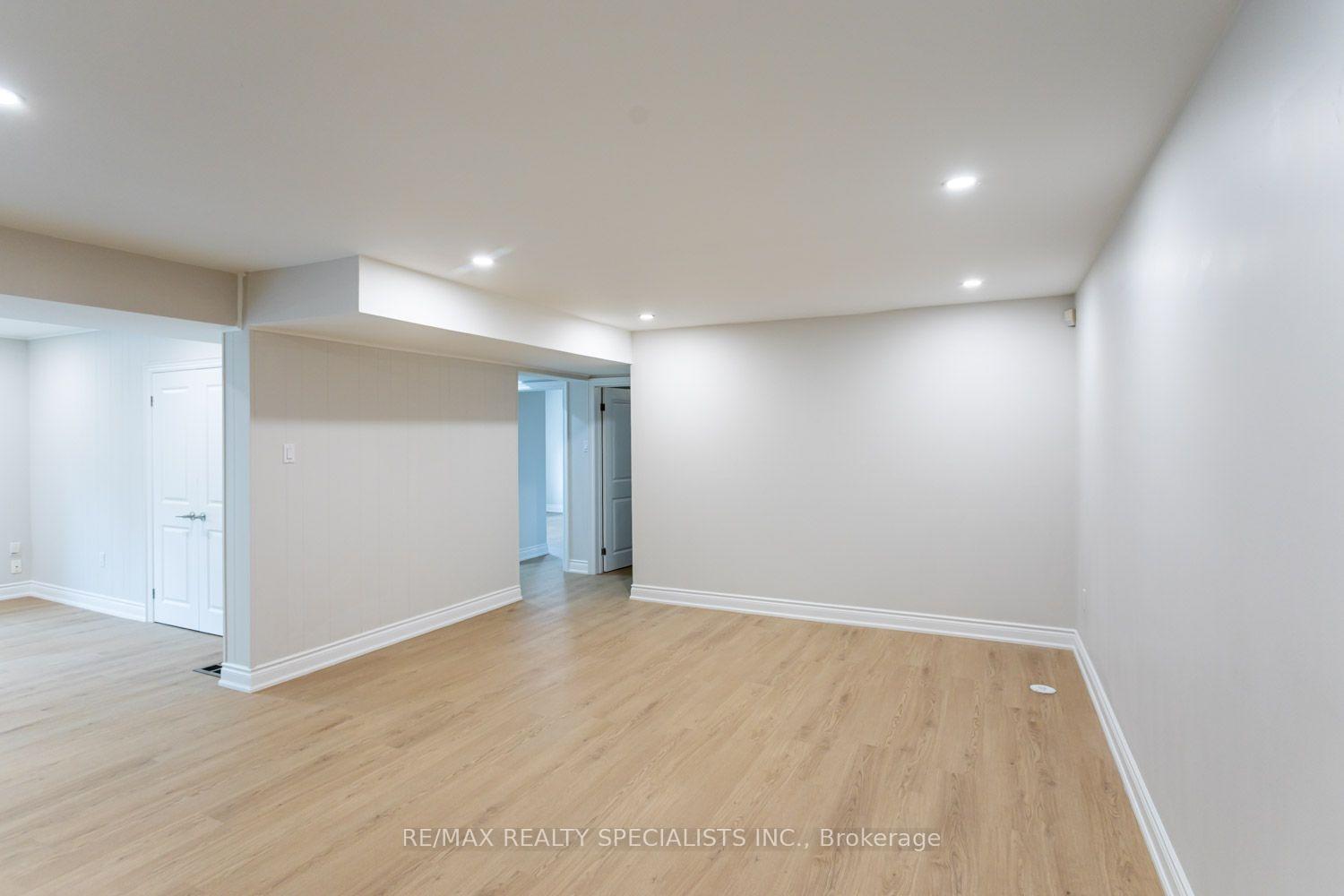 Photo 49 of 22 Heathview Avenue, North York, Bayview Village — HOMEH