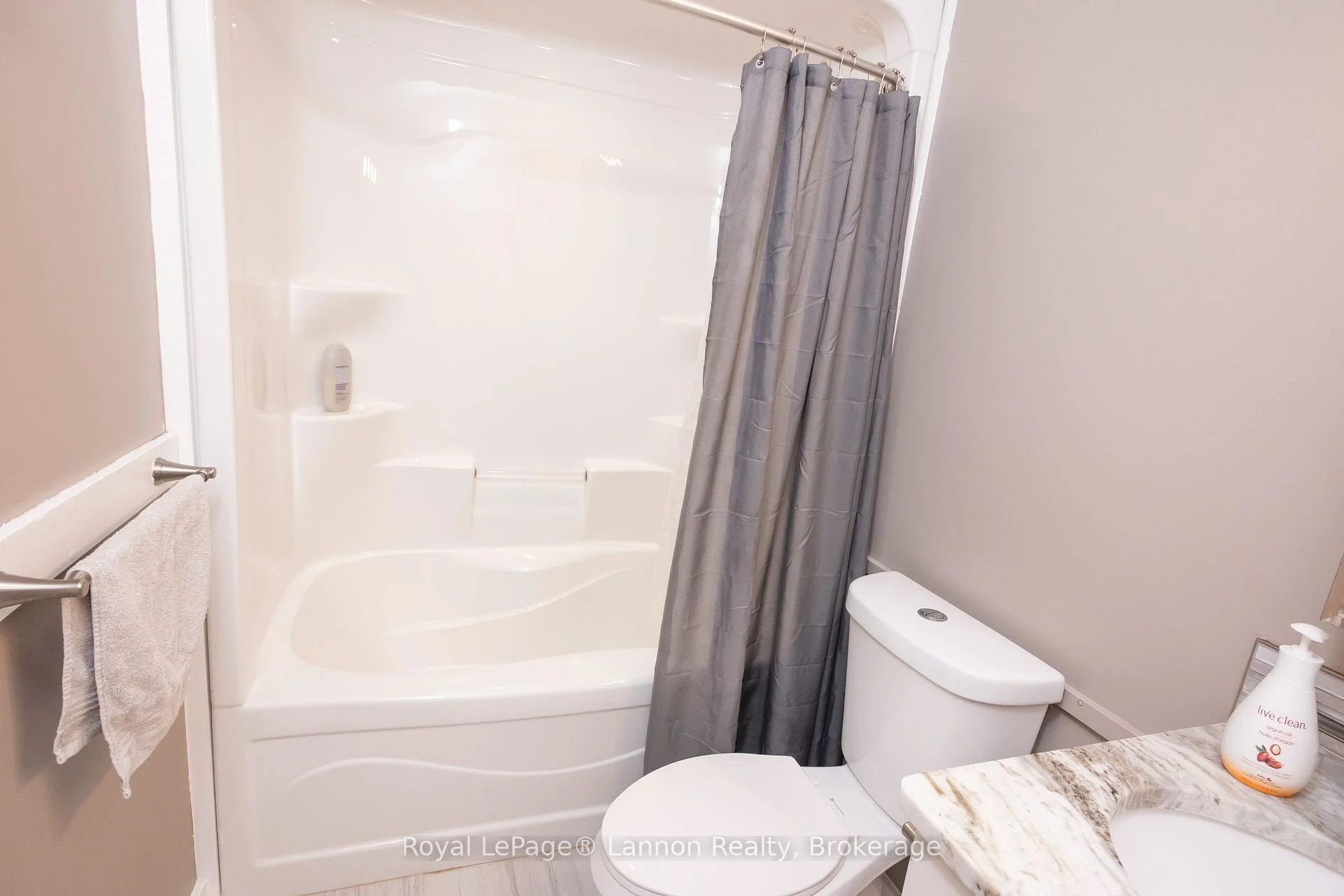 Photo 36 of Unit 103, 443 Van Norman Street, Thunder Bay, College Heights — HOMEH