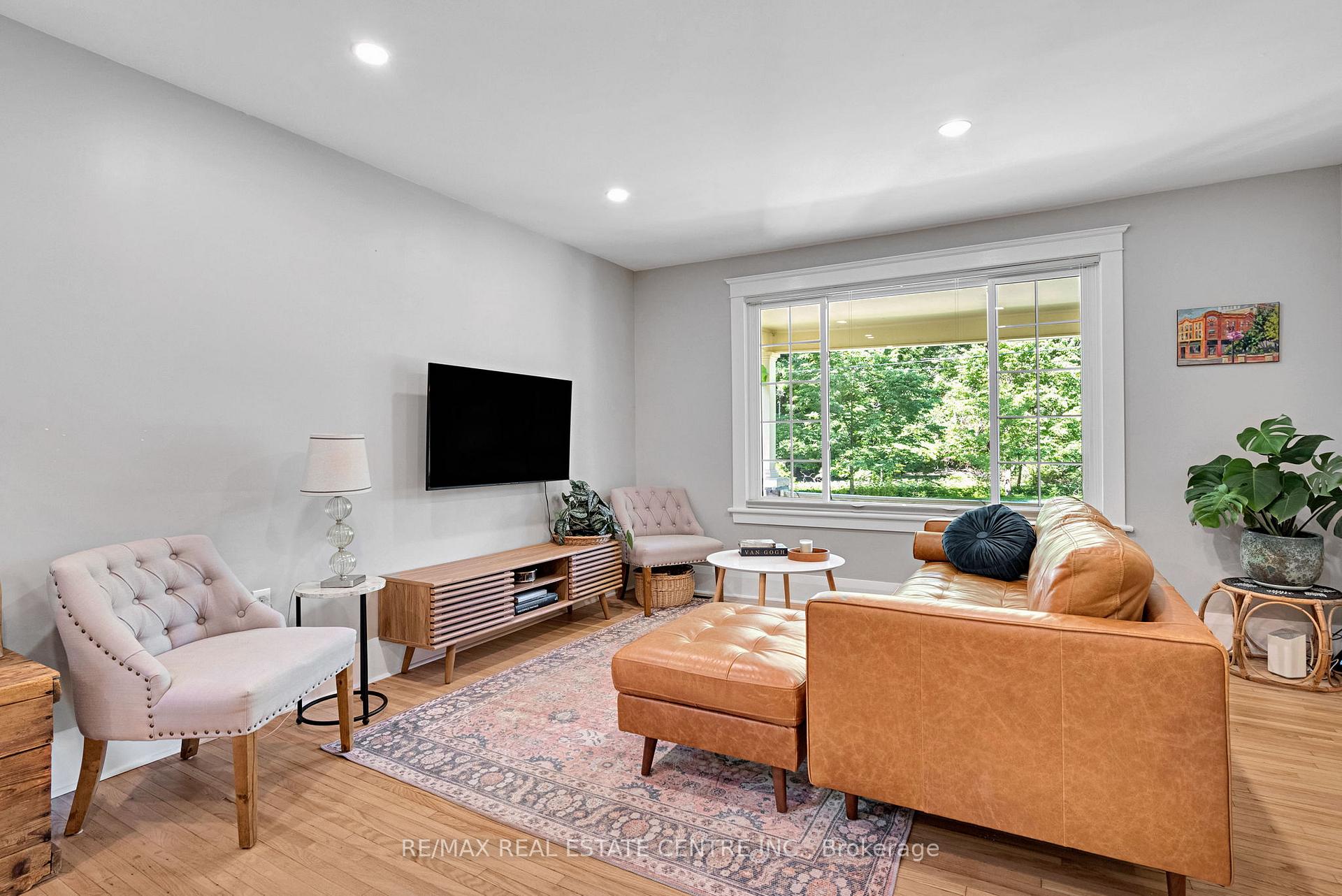 Photo 10 of 18 McAlpine Avenue, London, South E — HOMEH