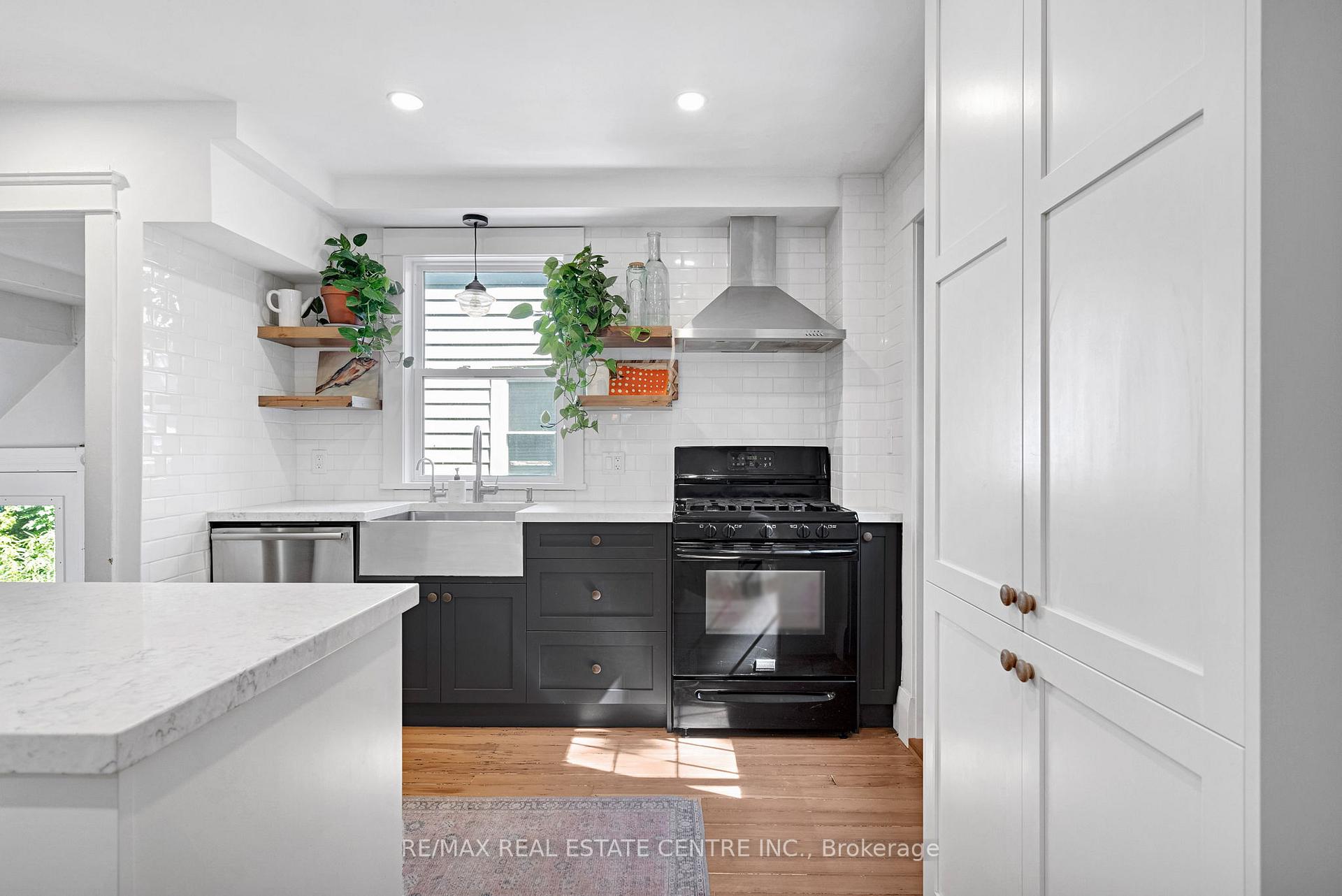 Photo 14 of 18 McAlpine Avenue, London, South E — HOMEH