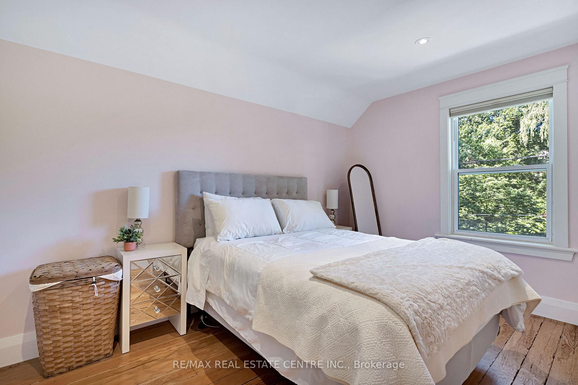Photo 21 of 18 McAlpine Avenue, London, South E — HOMEH