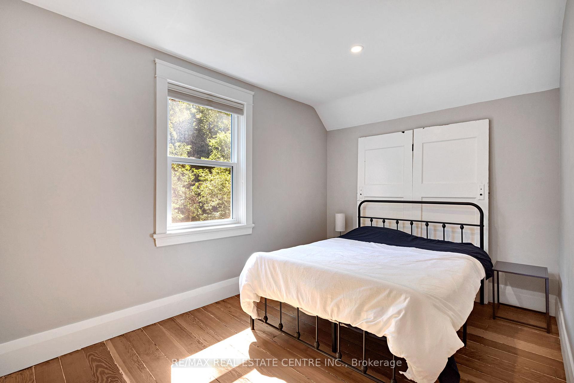 Photo 23 of 18 McAlpine Avenue, London, South E — HOMEH