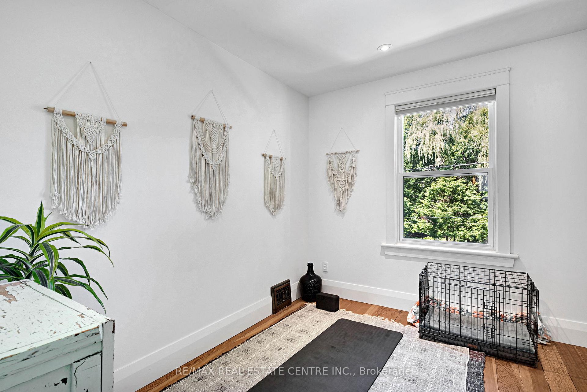 Photo 24 of 18 McAlpine Avenue, London, South E — HOMEH