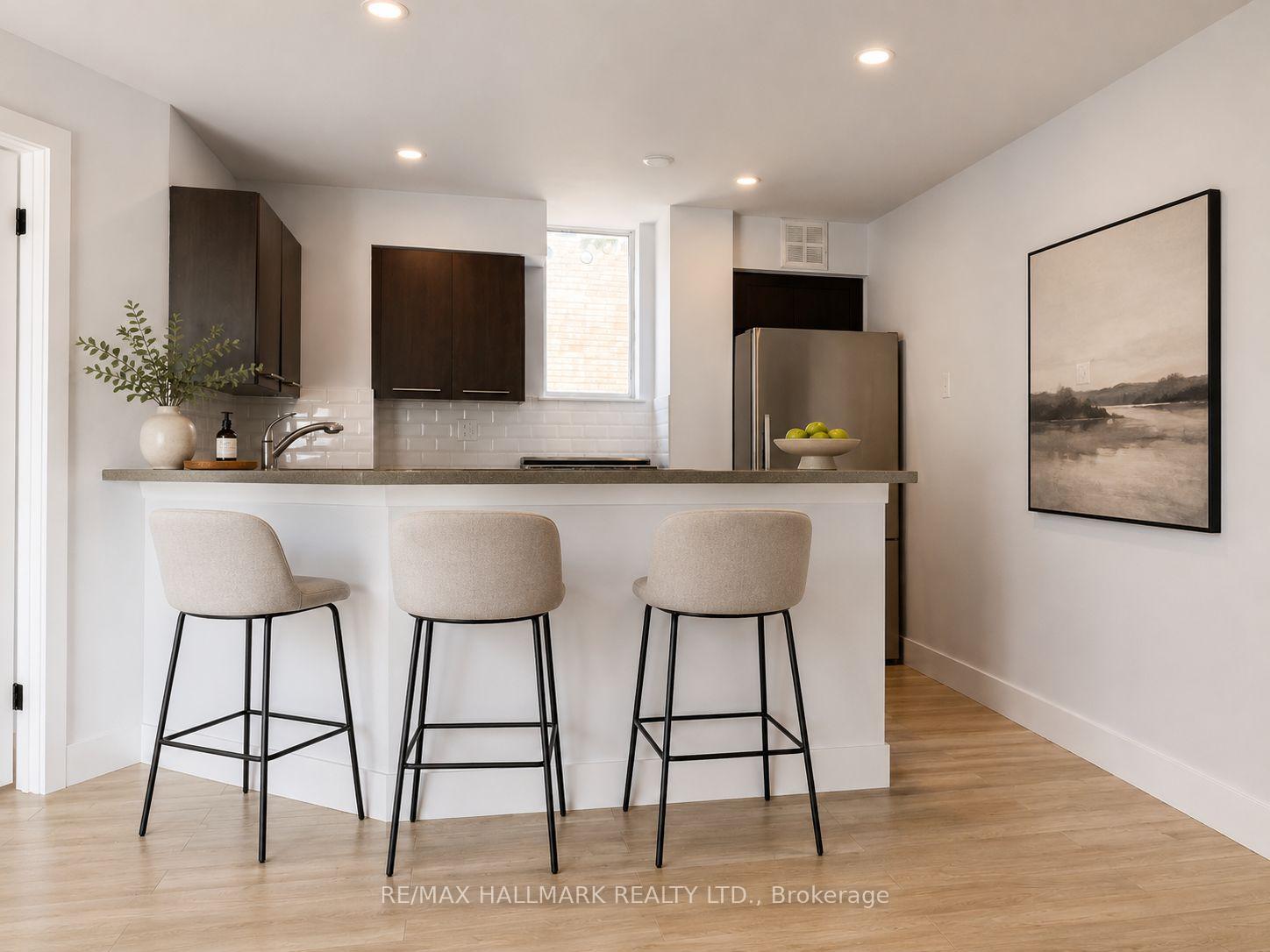 Photo 4 of Unit 805, 95 Lombard Street, Toronto, Church-Yonge Corridor — HOMEH