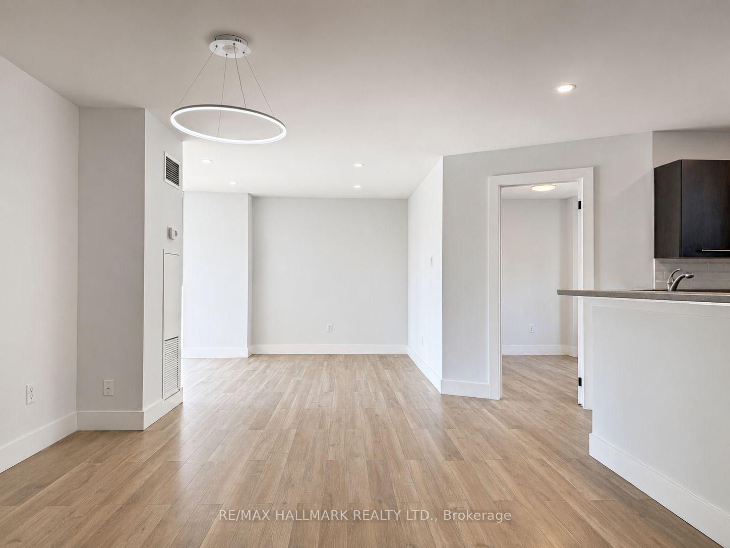 Photo 6 of Unit 805, 95 Lombard Street, Toronto, Church-Yonge Corridor — HOMEH