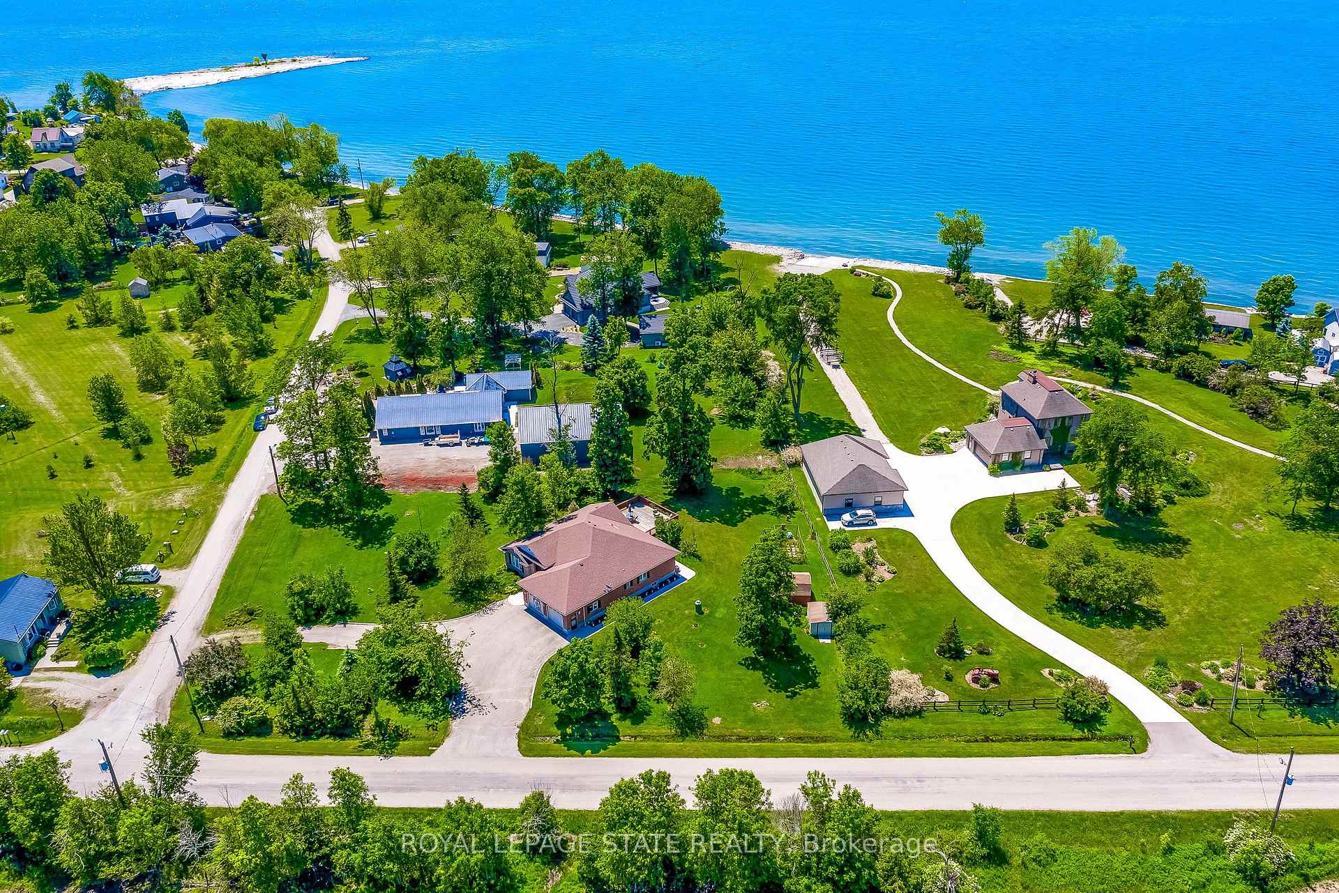 Photo 33 of 25 Bates Lane, Haldimand, Dunnville — HOMEH