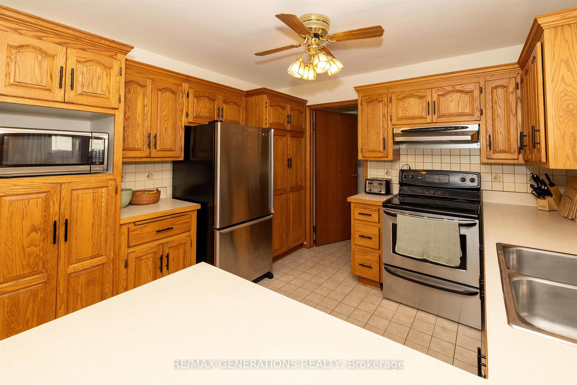 Photo 7 of 115 Mary Street E, Thunder Bay, Westfort — HOMEH