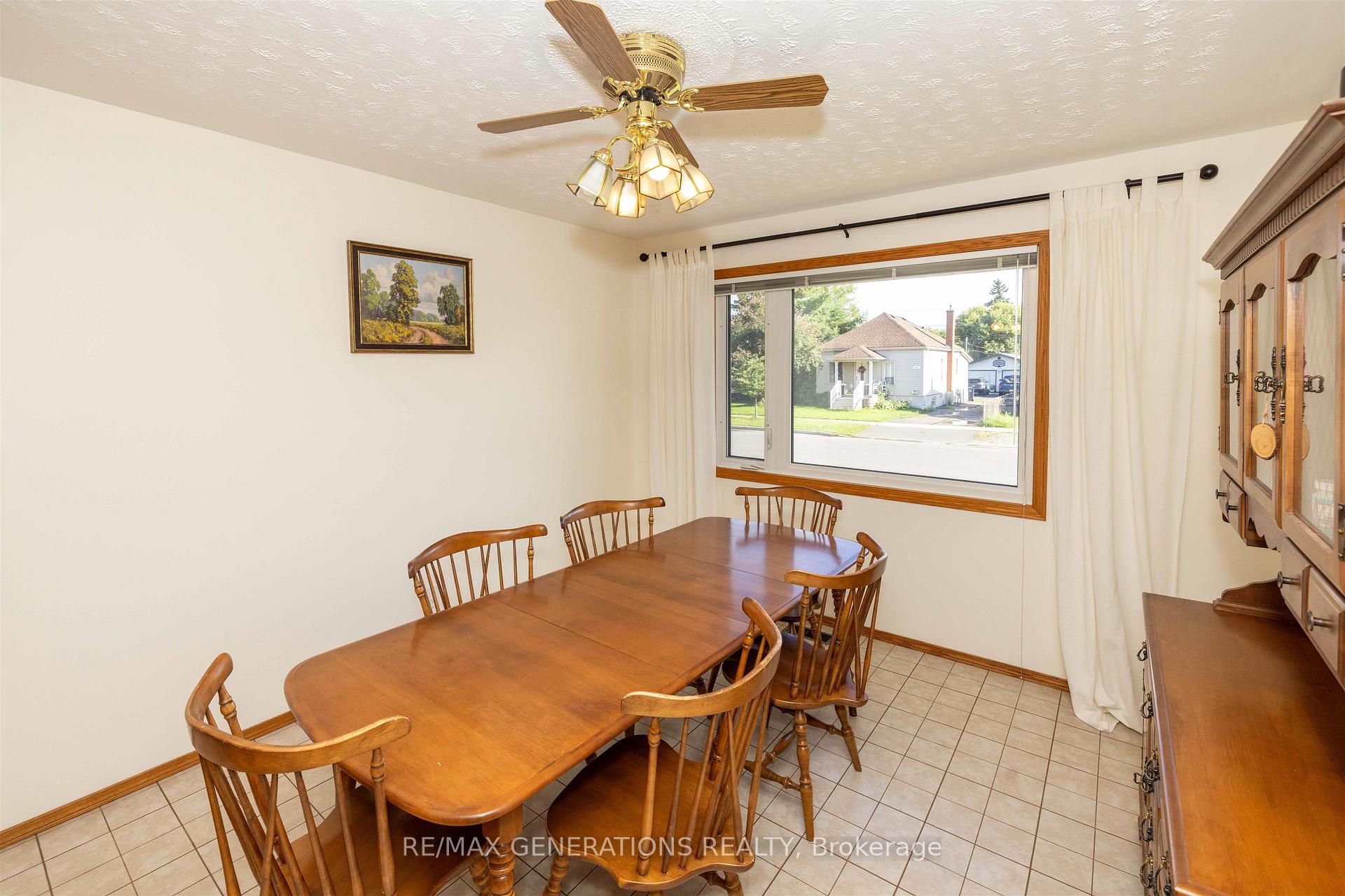 Photo 8 of 115 Mary Street E, Thunder Bay, Westfort — HOMEH