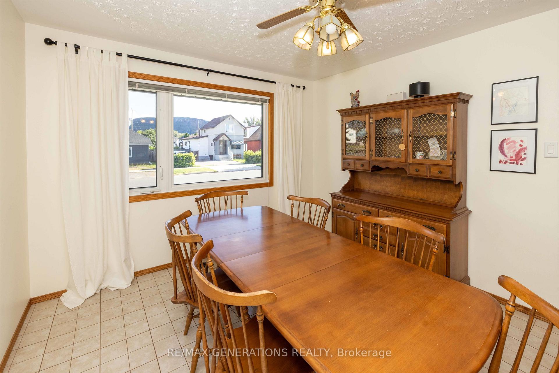 Photo 9 of 115 Mary Street E, Thunder Bay, Westfort — HOMEH