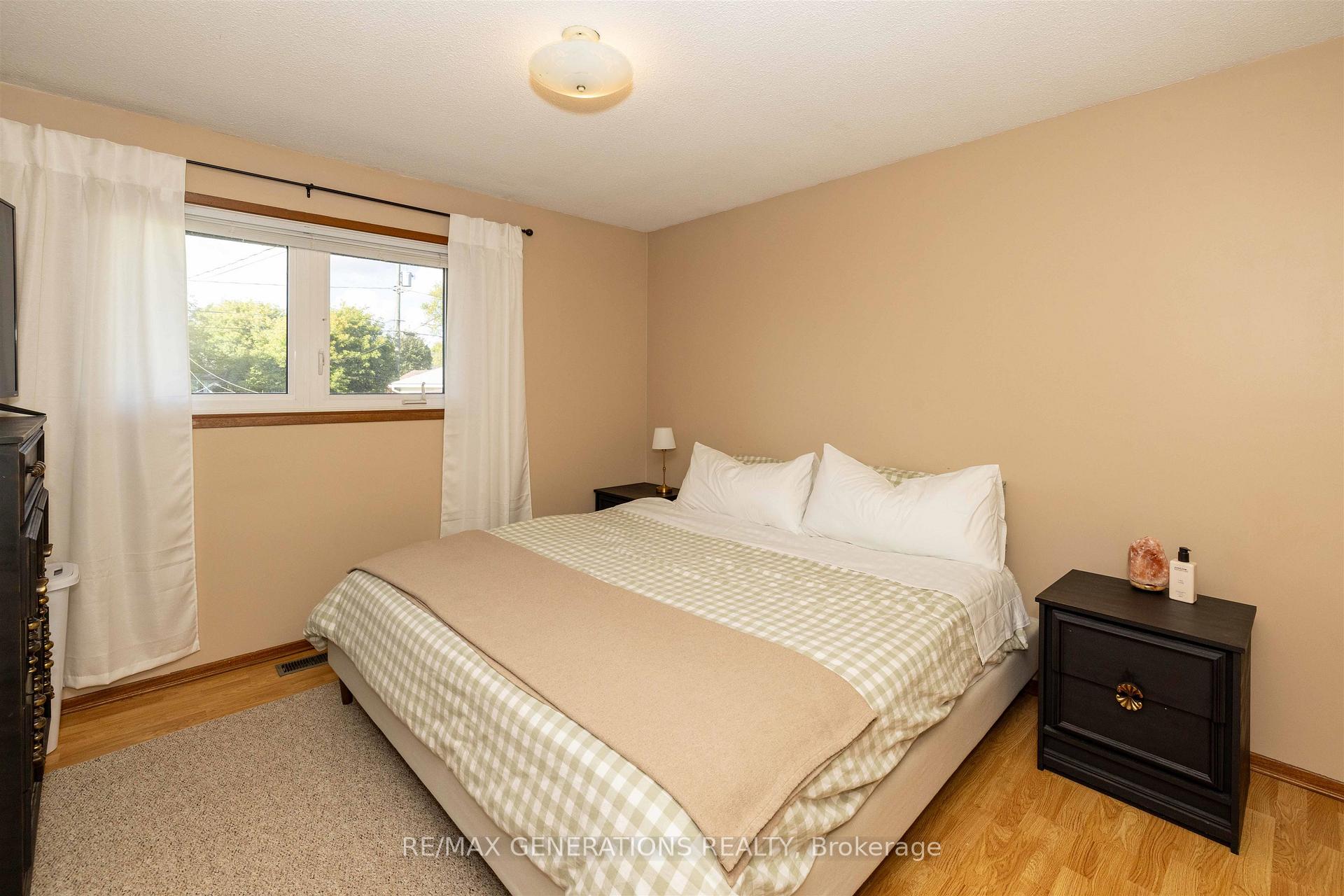 Photo 12 of 115 Mary Street E, Thunder Bay, Westfort — HOMEH