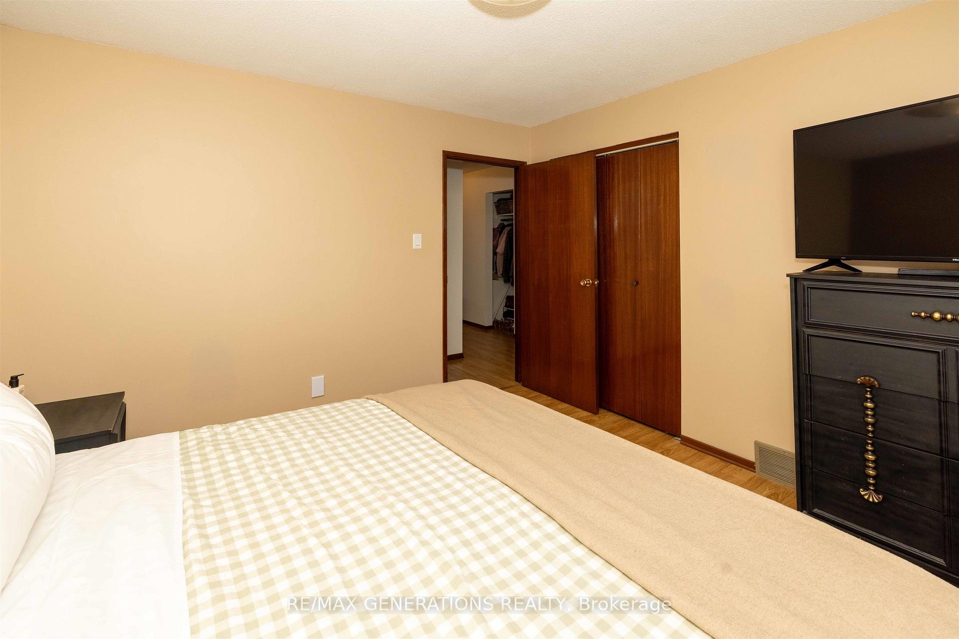 Photo 13 of 115 Mary Street E, Thunder Bay, Westfort — HOMEH