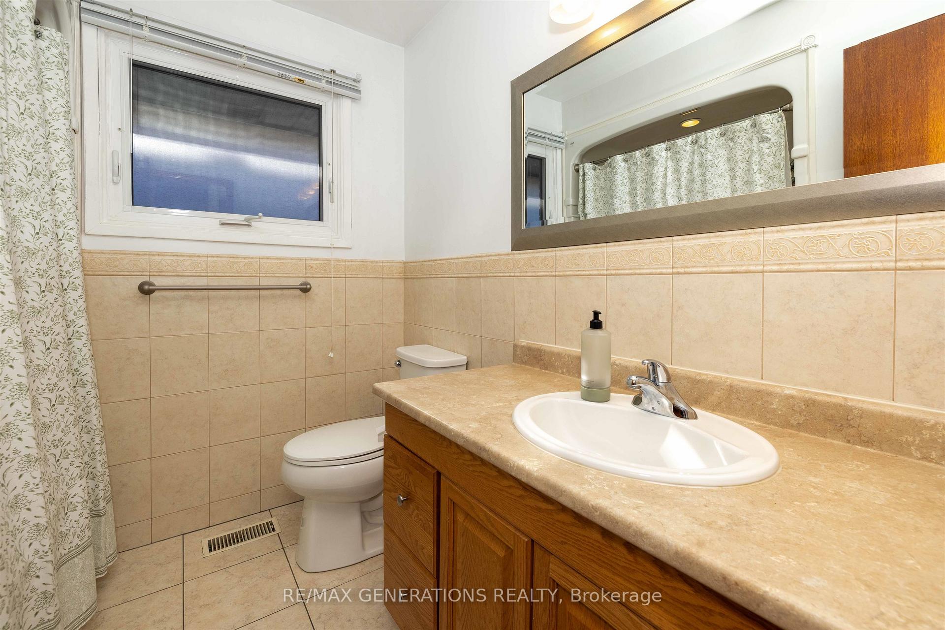 Photo 16 of 115 Mary Street E, Thunder Bay, Westfort — HOMEH
