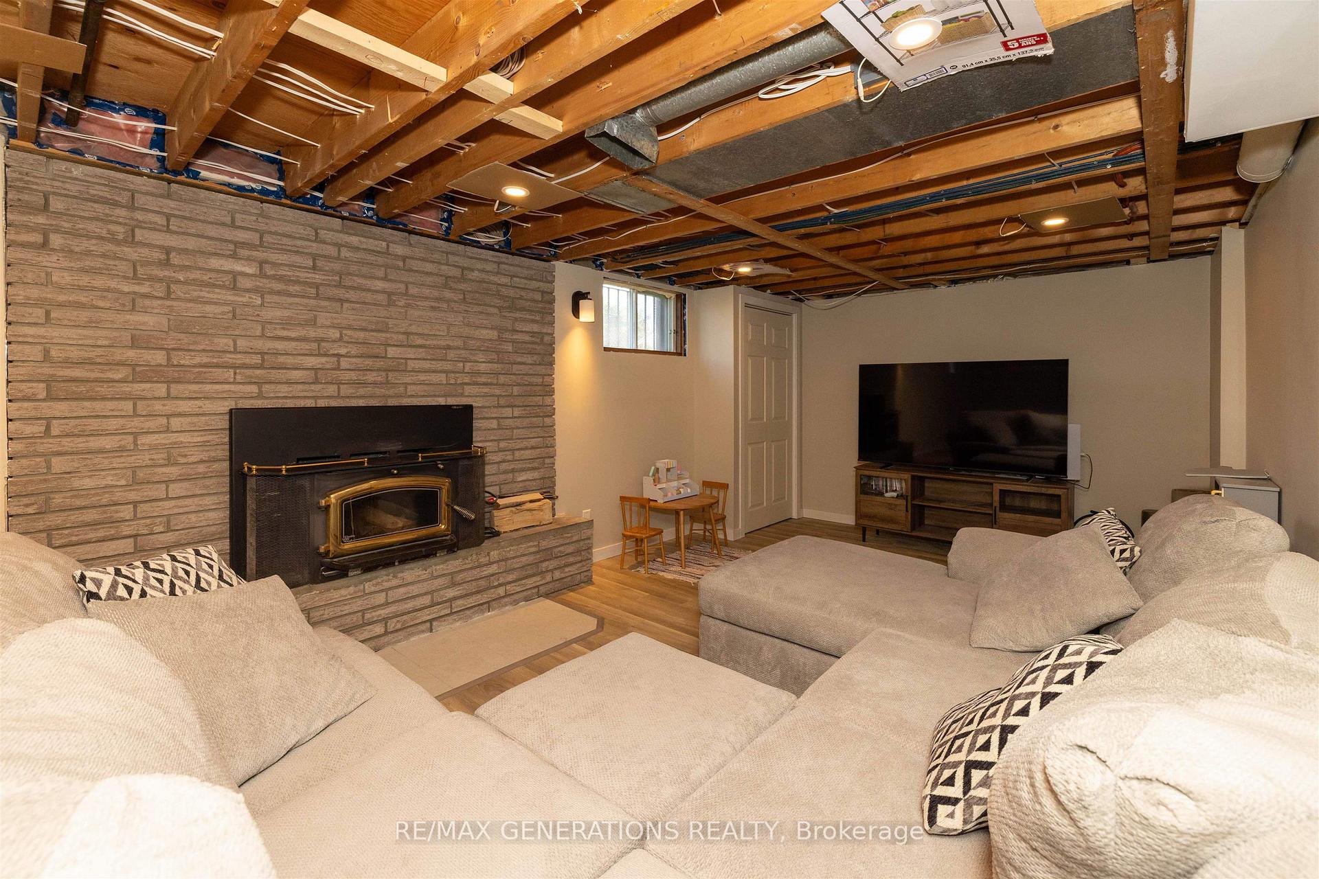 Photo 17 of 115 Mary Street E, Thunder Bay, Westfort — HOMEH