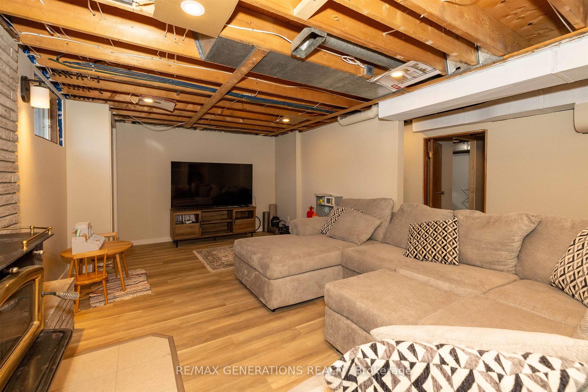 Photo 18 of 115 Mary Street E, Thunder Bay, Westfort — HOMEH