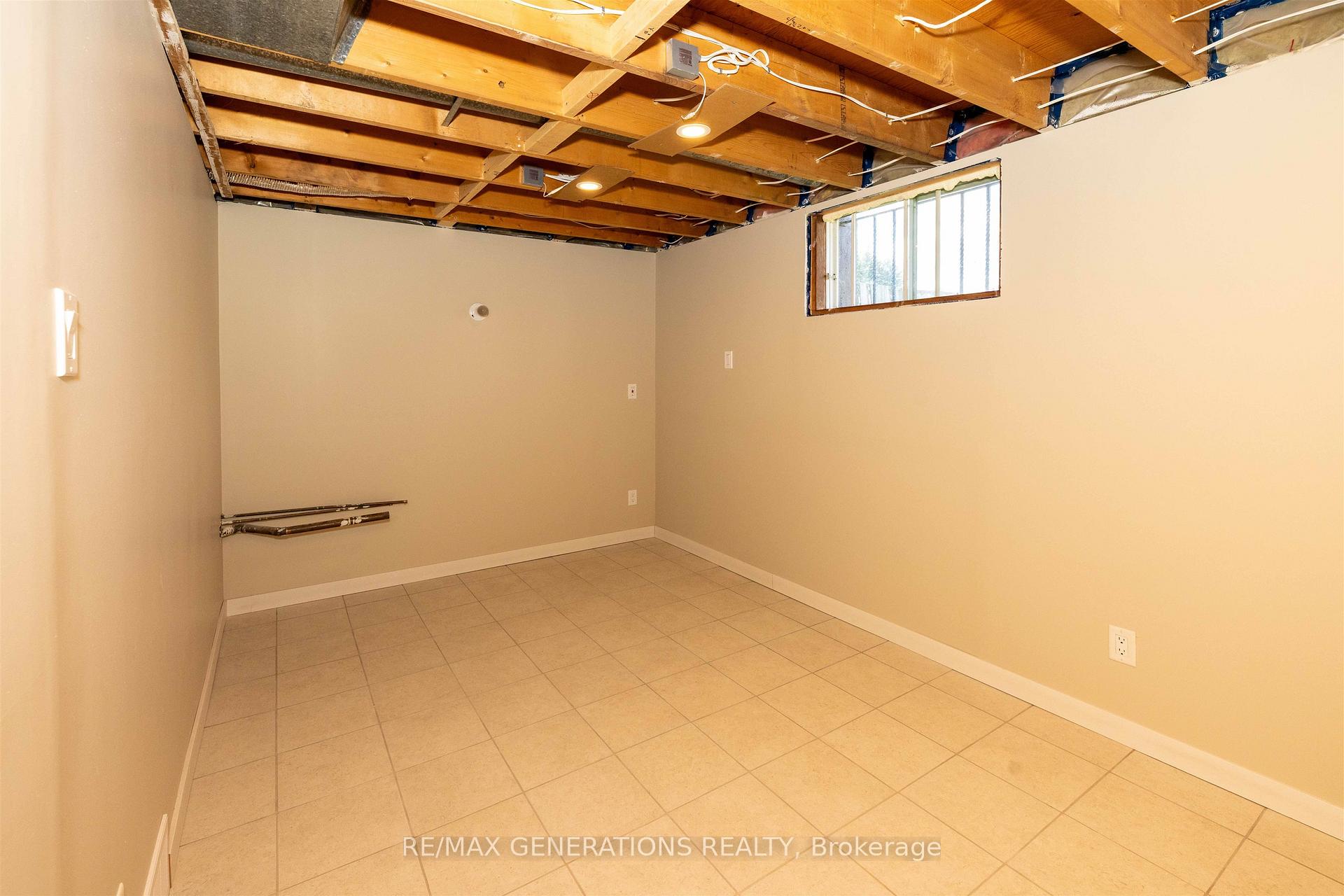 Photo 20 of 115 Mary Street E, Thunder Bay, Westfort — HOMEH