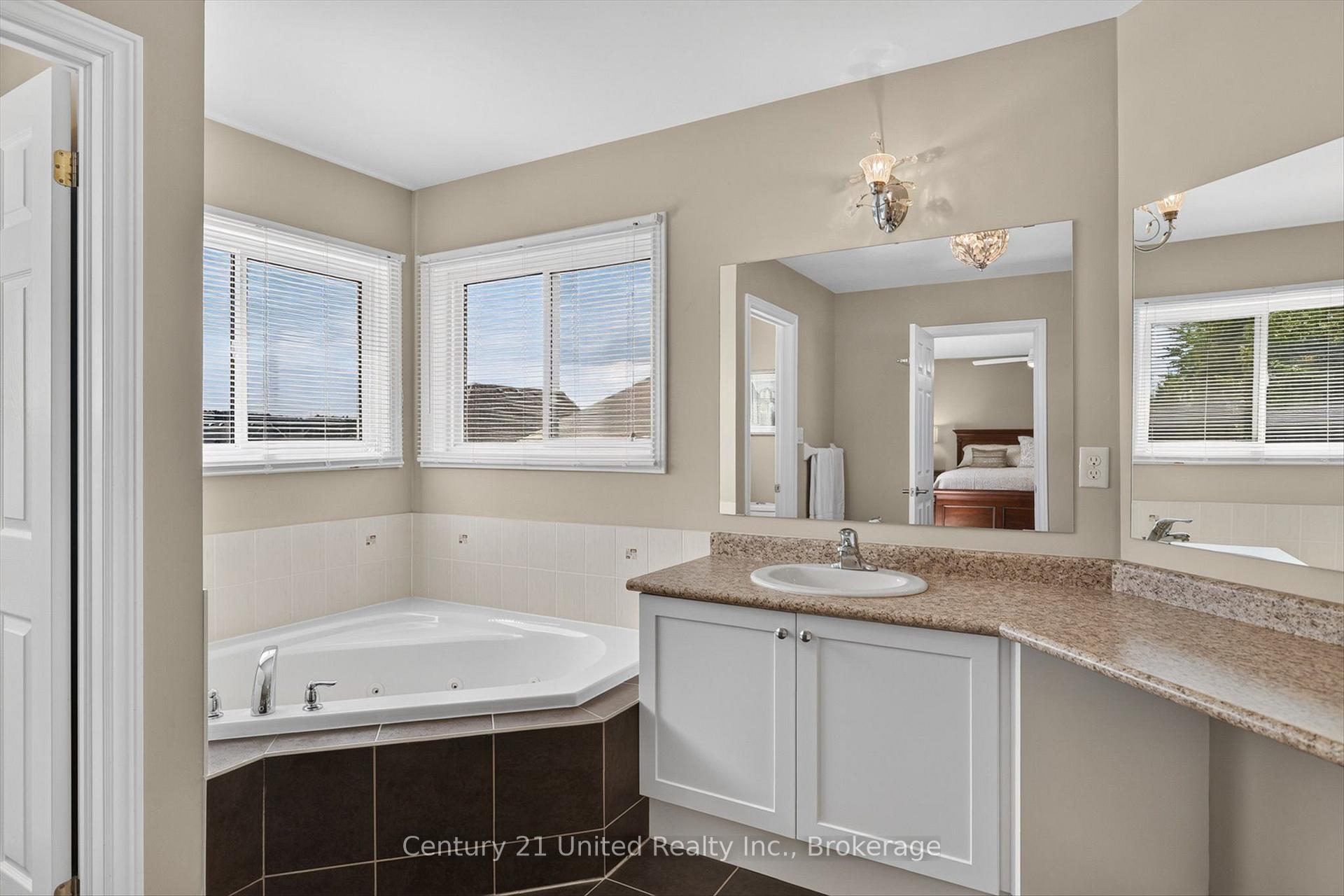 Photo 26 of 1184 Scollard Drive, Peterborough, Ashburnham Ward 4 — HOMEH