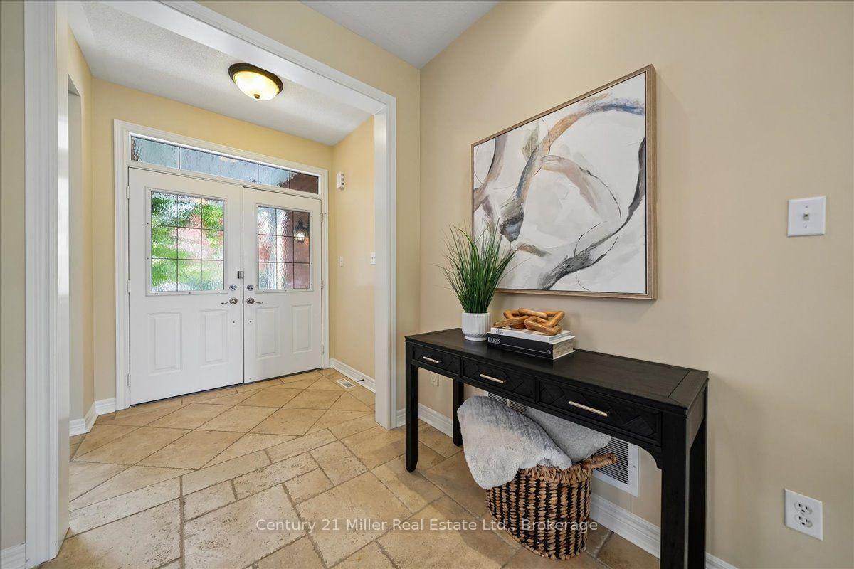 Photo 3 of 2350 Valleyridge Drive, Oakville, Bronte Creek — HOMEH