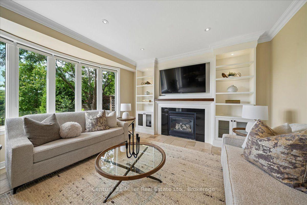 Photo 8 of 2350 Valleyridge Drive, Oakville, Bronte Creek — HOMEH