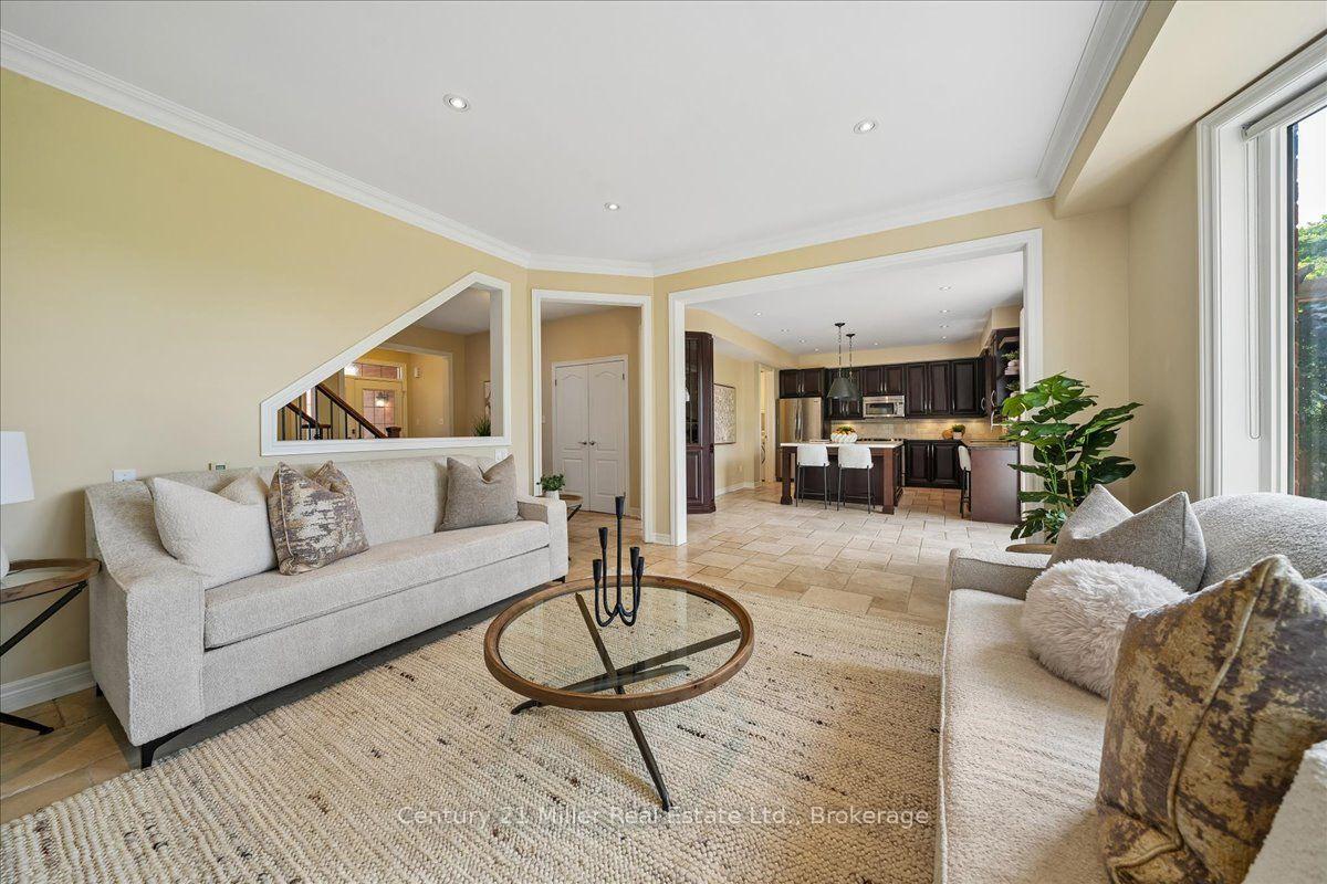 Photo 9 of 2350 Valleyridge Drive, Oakville, Bronte Creek — HOMEH