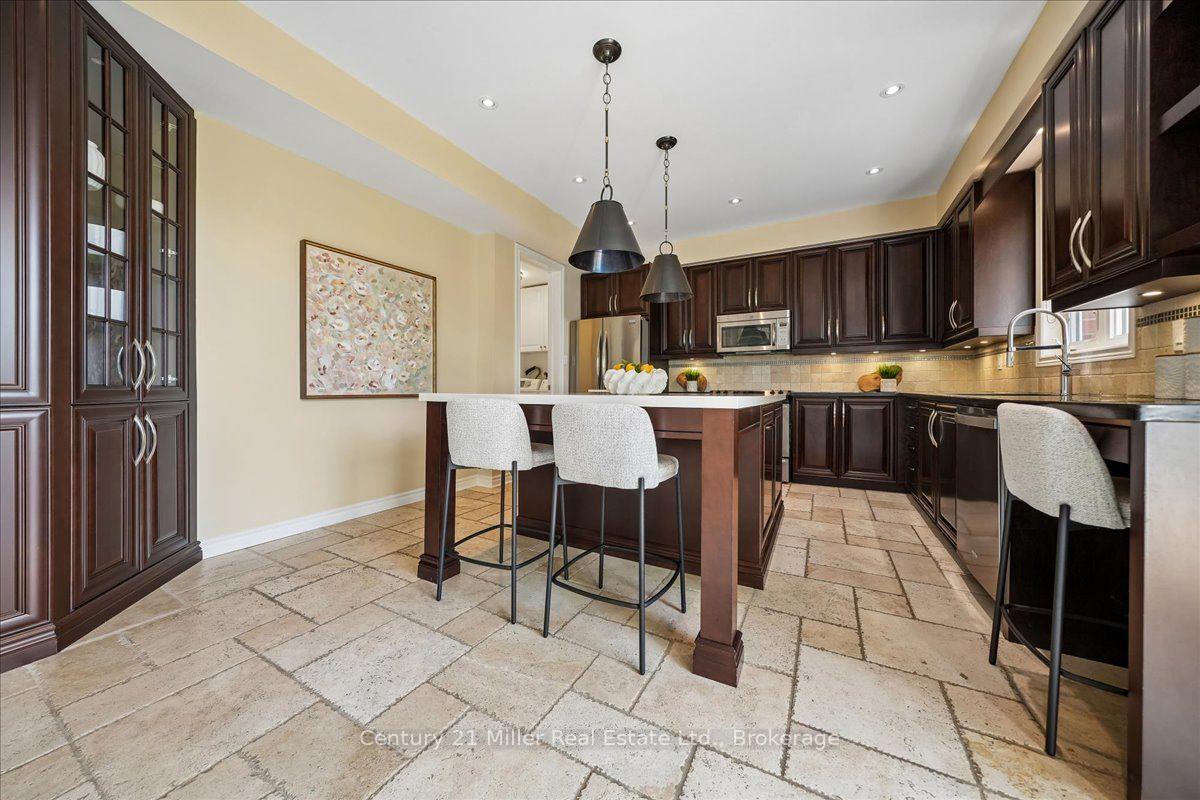 Photo 11 of 2350 Valleyridge Drive, Oakville, Bronte Creek — HOMEH