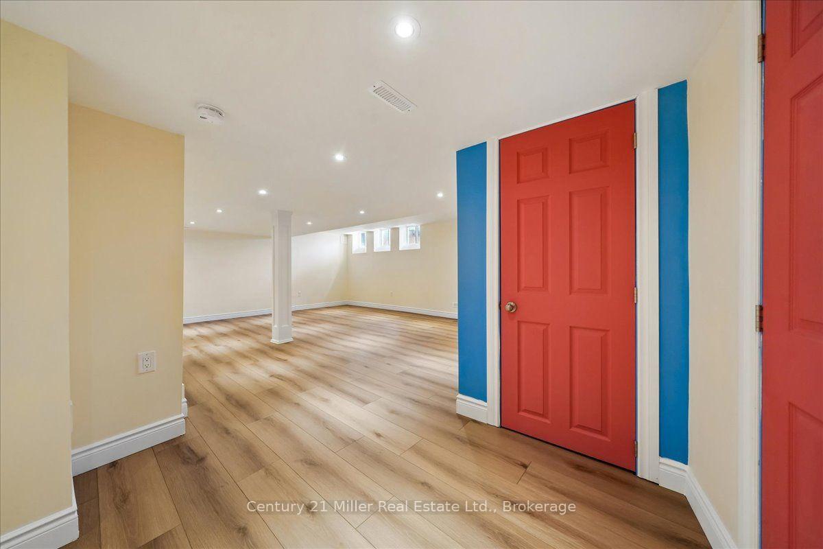 Photo 22 of 2350 Valleyridge Drive, Oakville, Bronte Creek — HOMEH
