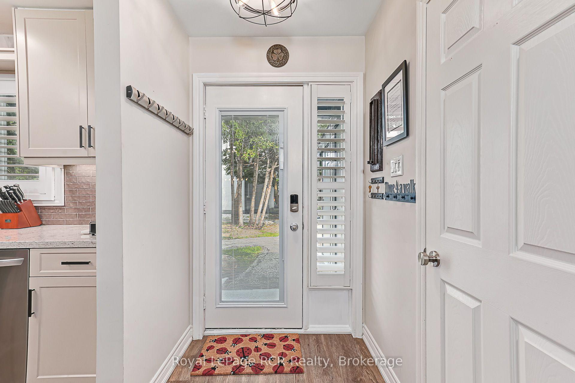 Photo 3 of Unit 406, 12 Dawson Drive, Collingwood — HOMEH