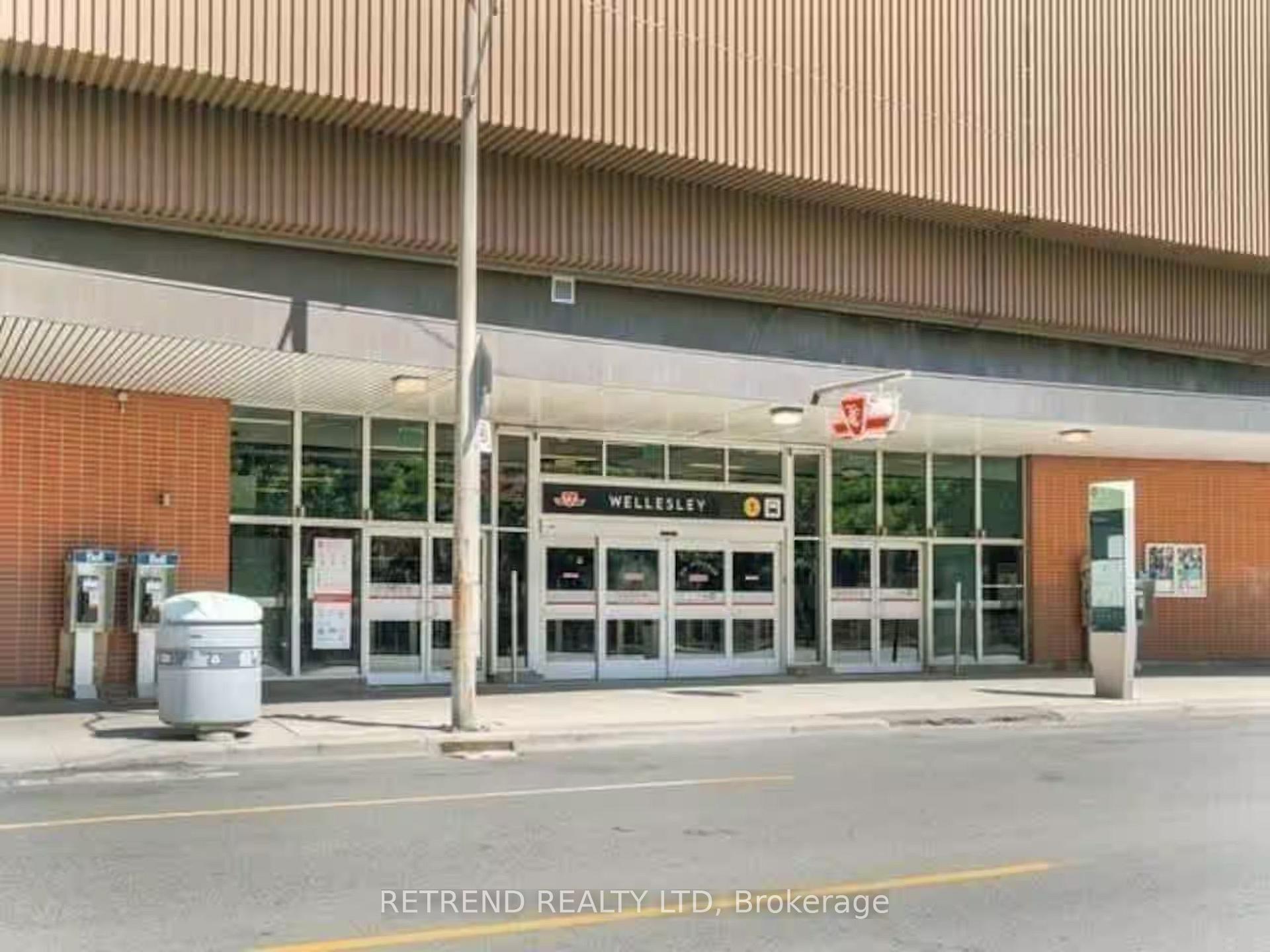 Photo 10 of Unit 209, 8 wellesley Street E, Toronto, Church-Yonge Corridor — HOMEH