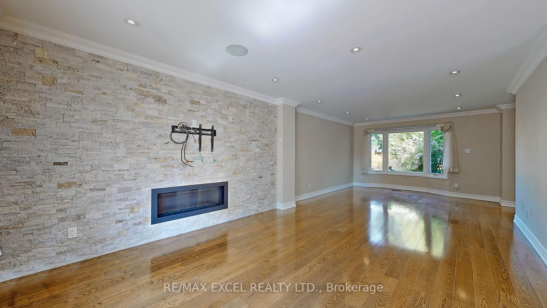 Photo 7 of 10 Alexis Road, Markham, Thornlea — HOMEH