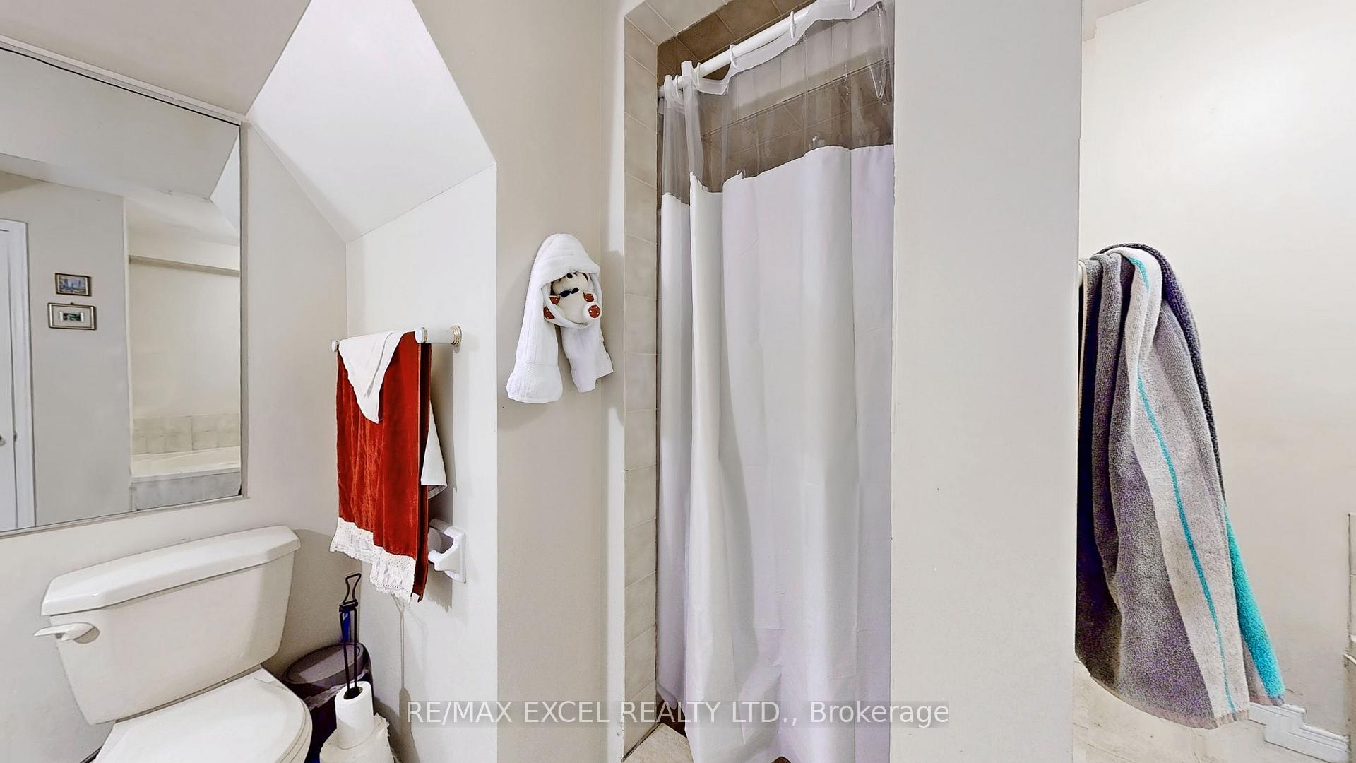 Photo 35 of 10 Alexis Road, Markham, Thornlea — HOMEH