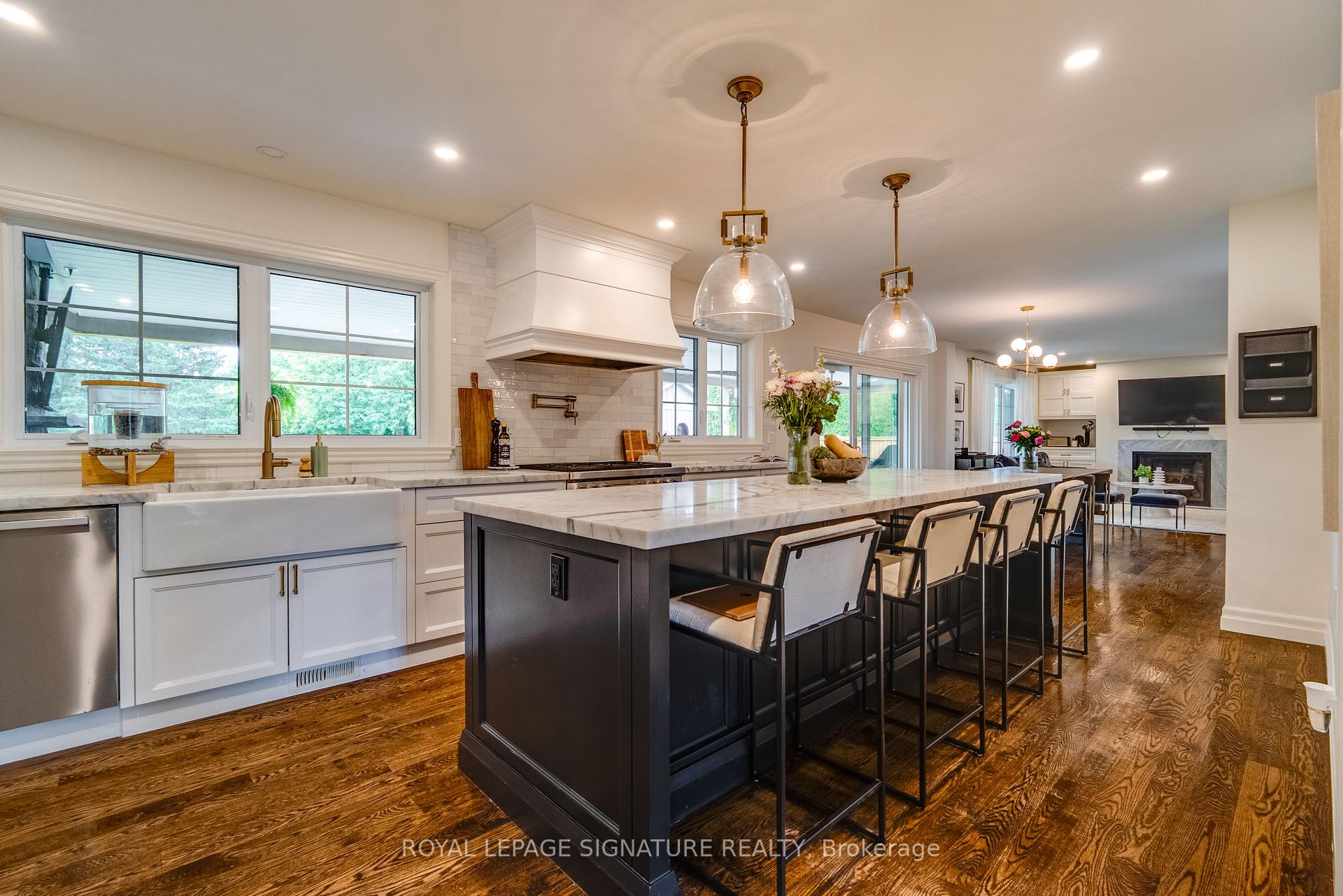 Photo 2 of 33 Campbell Drive, Uxbridge — HOMEH