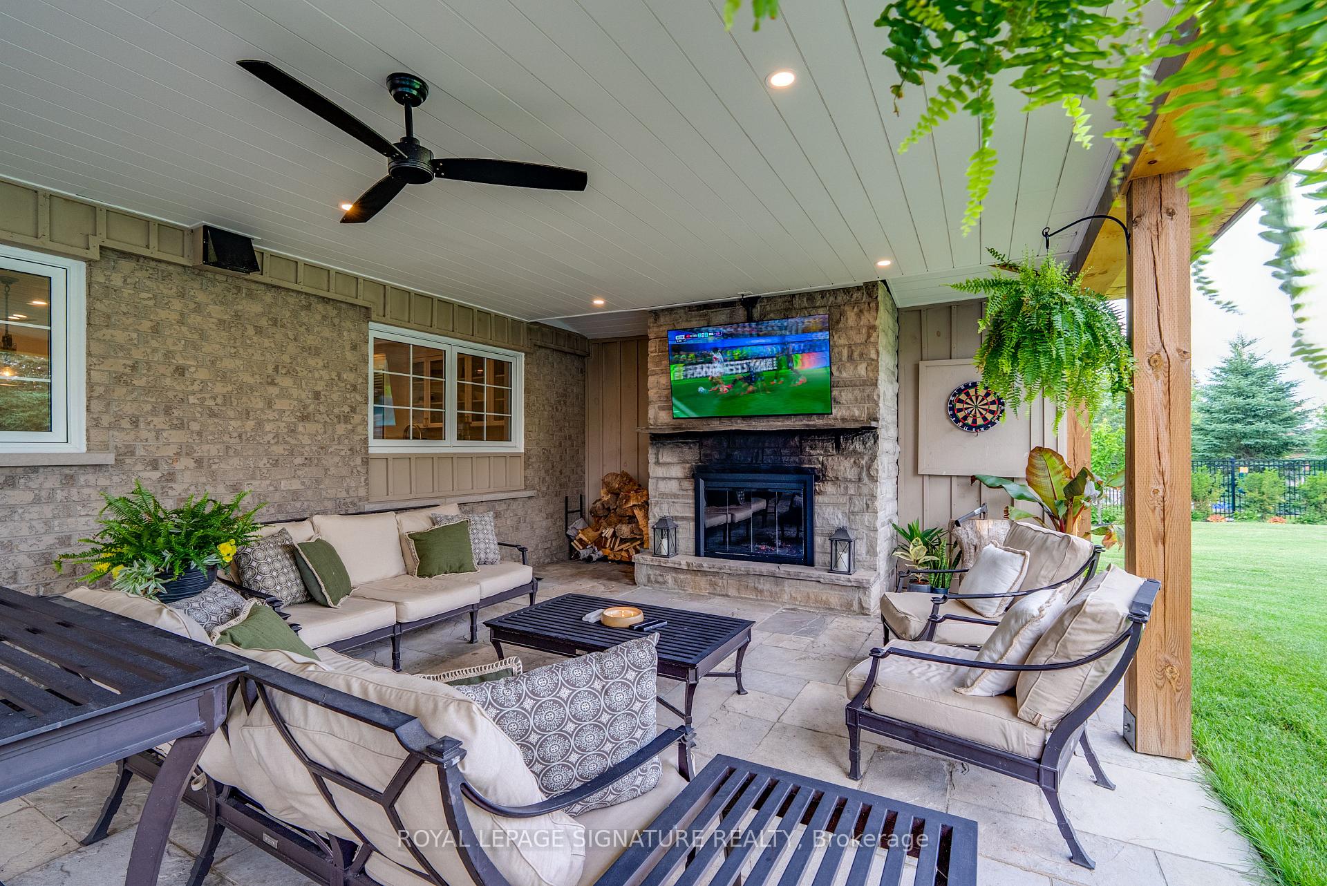Photo 35 of 33 Campbell Drive, Uxbridge — HOMEH