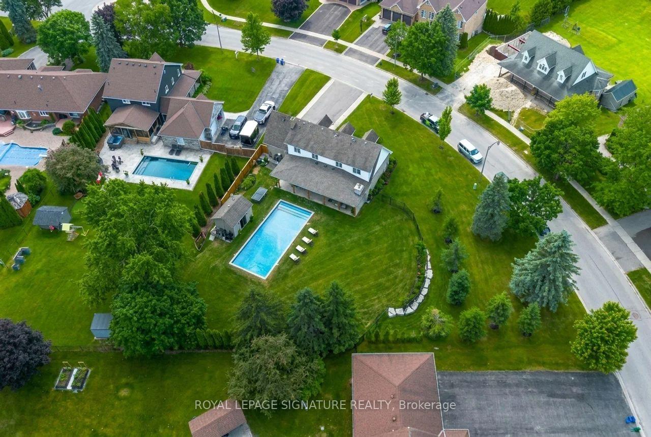 Photo 44 of 33 Campbell Drive, Uxbridge — HOMEH