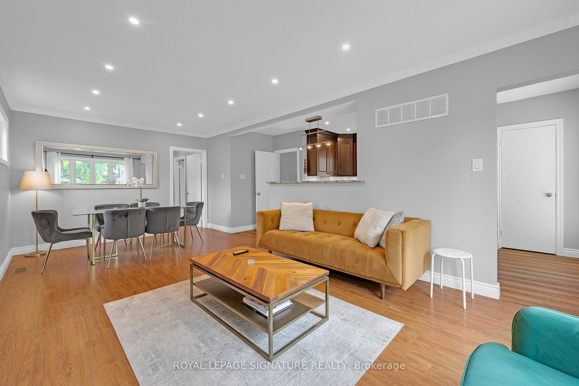 Photo 4 of 118 Rexleigh Drive, Toronto, O'Connor-Parkview — HOMEH