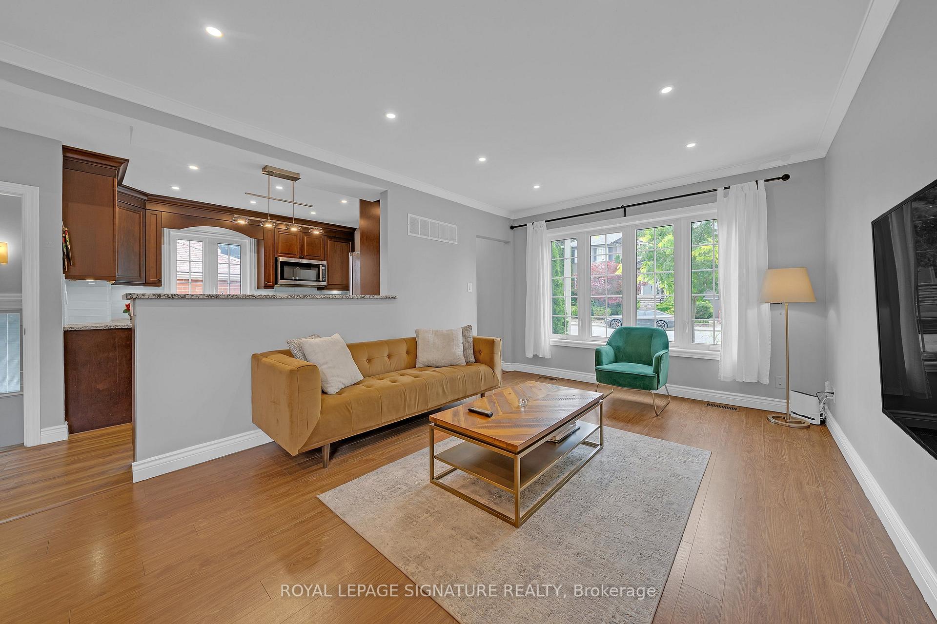 Photo 6 of 118 Rexleigh Drive, Toronto, O'Connor-Parkview — HOMEH