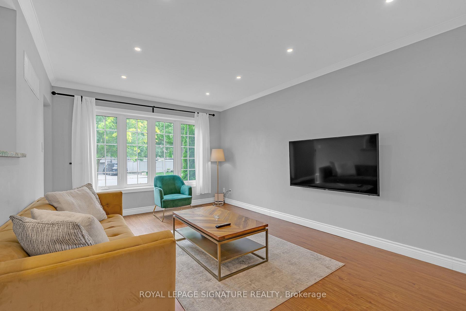 Photo 7 of 118 Rexleigh Drive, Toronto, O'Connor-Parkview — HOMEH
