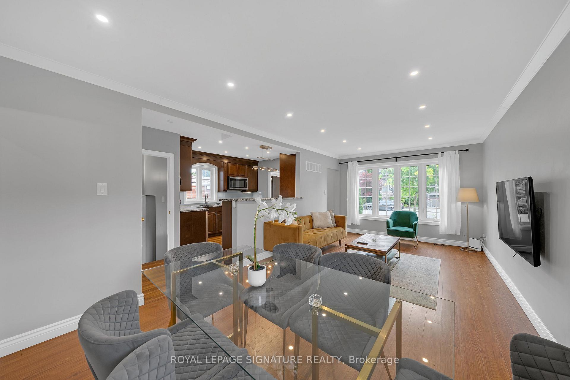 Photo 11 of 118 Rexleigh Drive, Toronto, O'Connor-Parkview — HOMEH