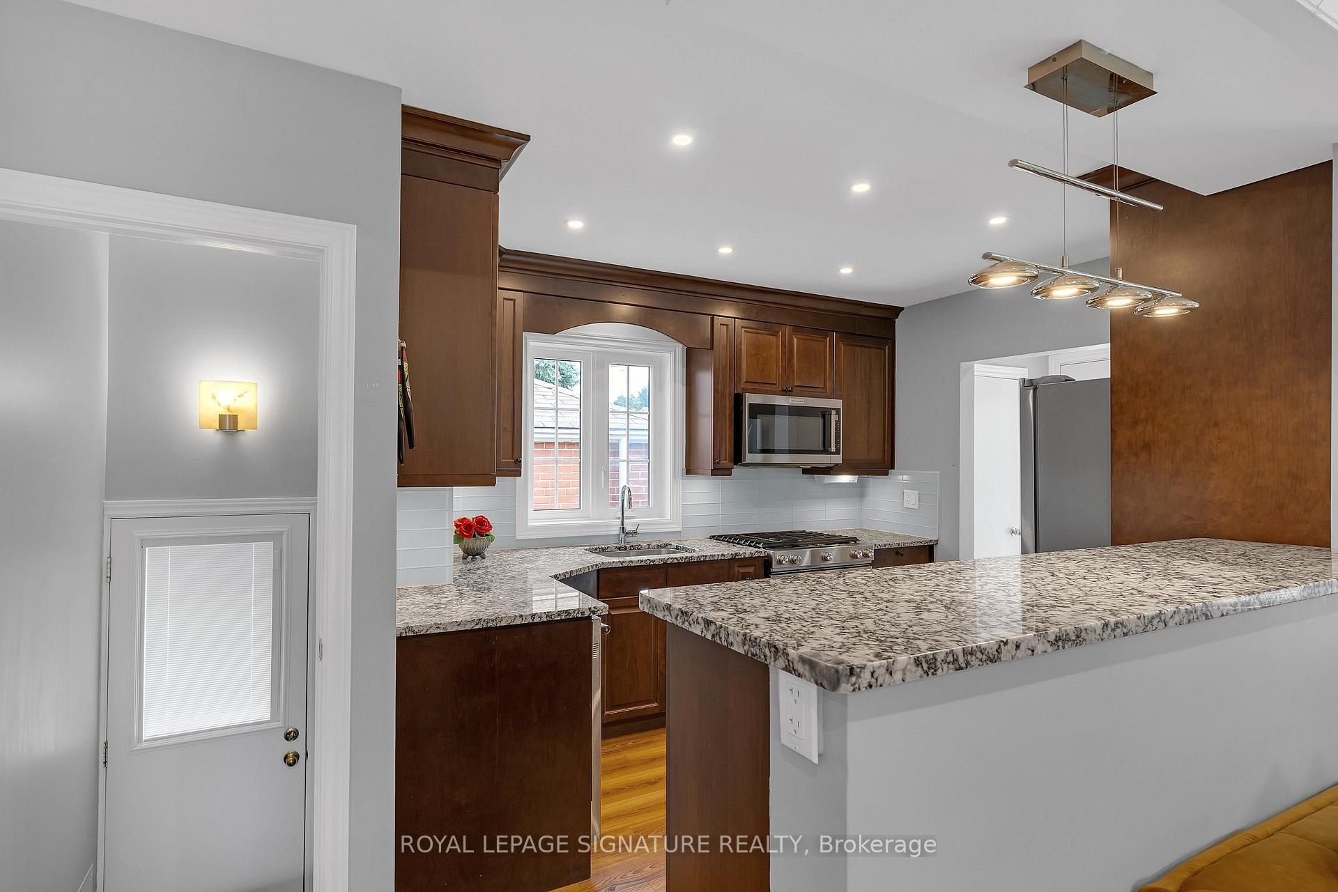 Photo 17 of 118 Rexleigh Drive, Toronto, O'Connor-Parkview — HOMEH