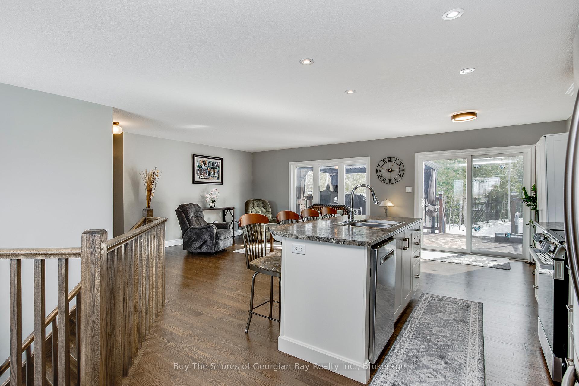 Photo 5 of 11 Ralph Dalton Boulevard, Tay, Victoria Harbour — HOMEH