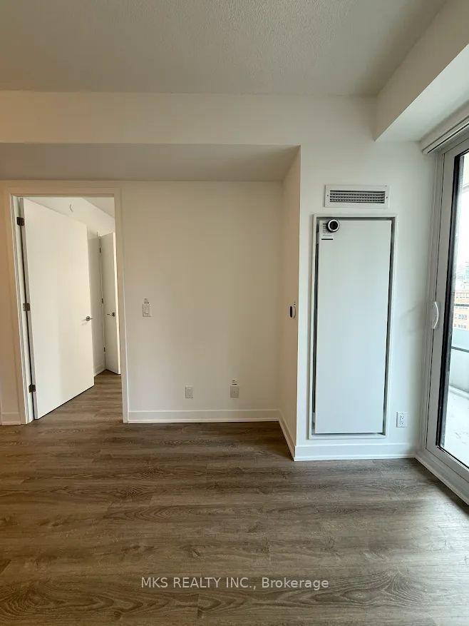 Photo 3 of Unit 918, 180 Front Street E, Toronto, Moss Park — HOMEH