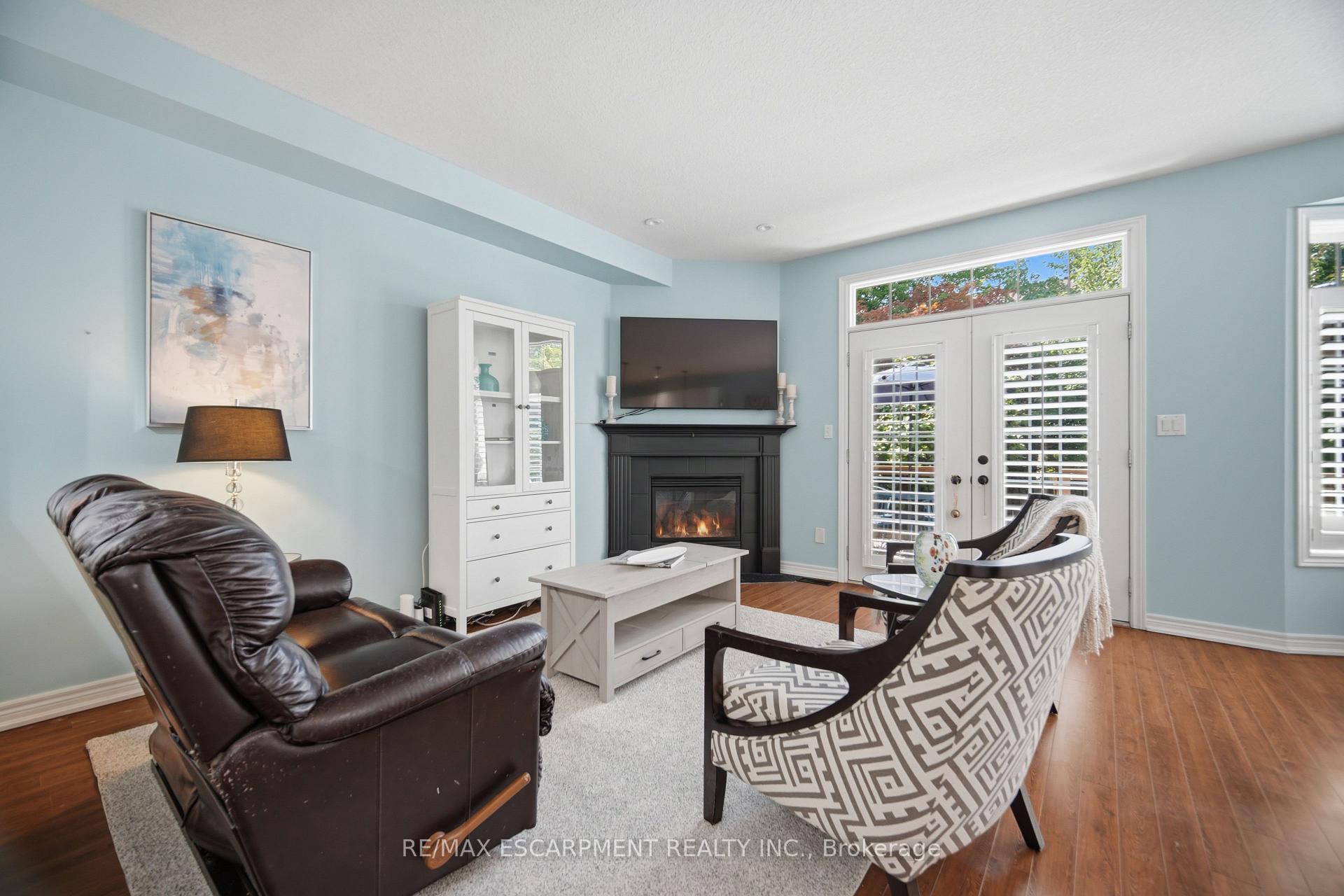 Photo 7 of 40 Sunnycroft Court, Hamilton, Waterdown — HOMEH