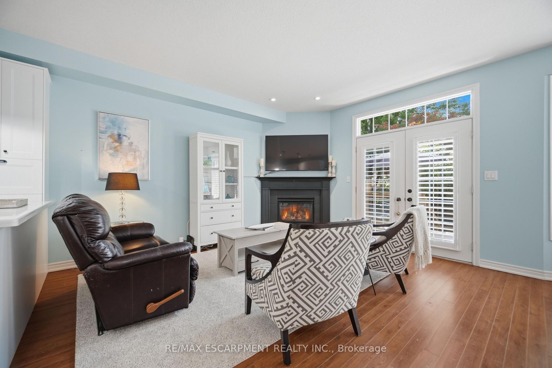 Photo 9 of 40 Sunnycroft Court, Hamilton, Waterdown — HOMEH