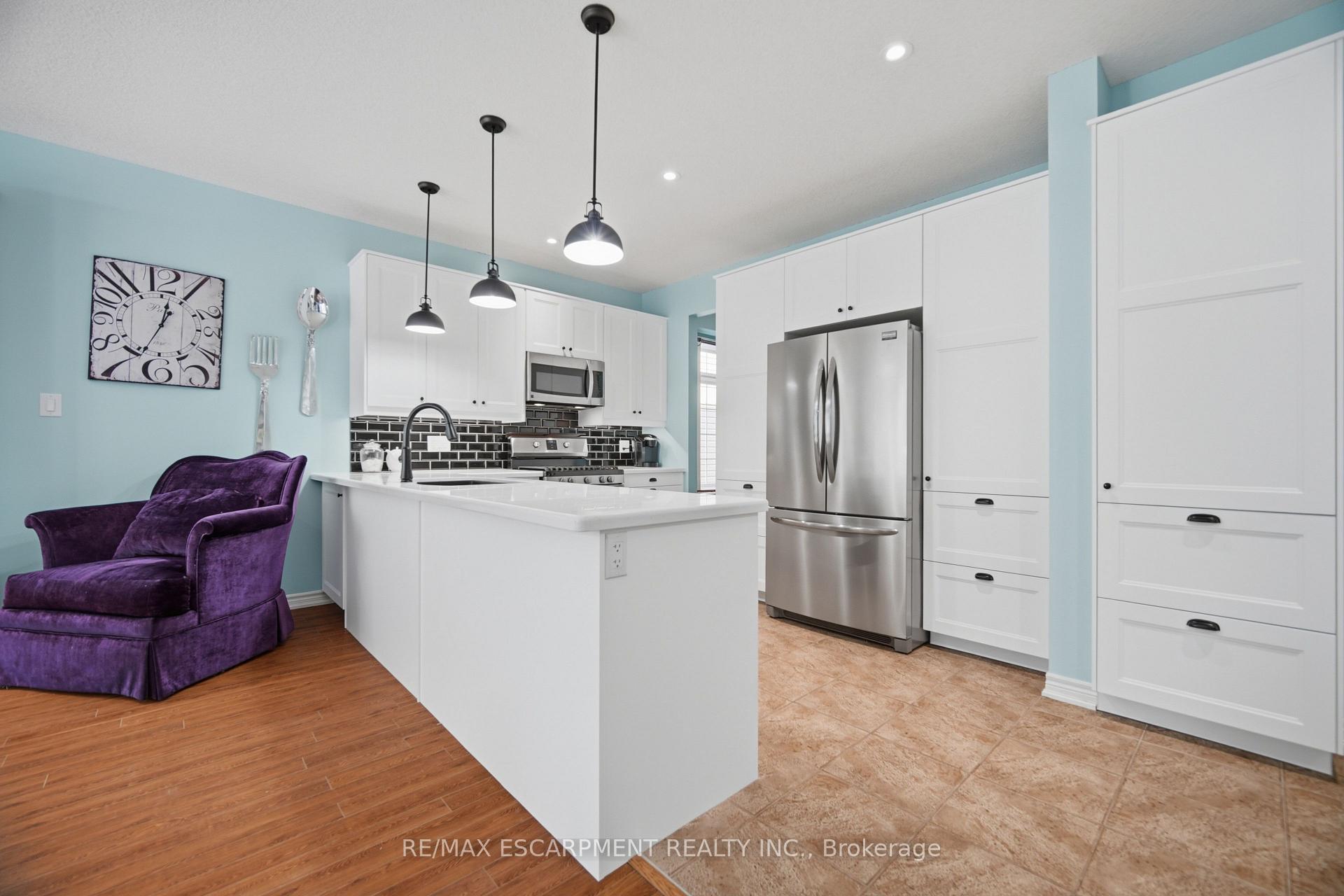 Photo 14 of 40 Sunnycroft Court, Hamilton, Waterdown — HOMEH