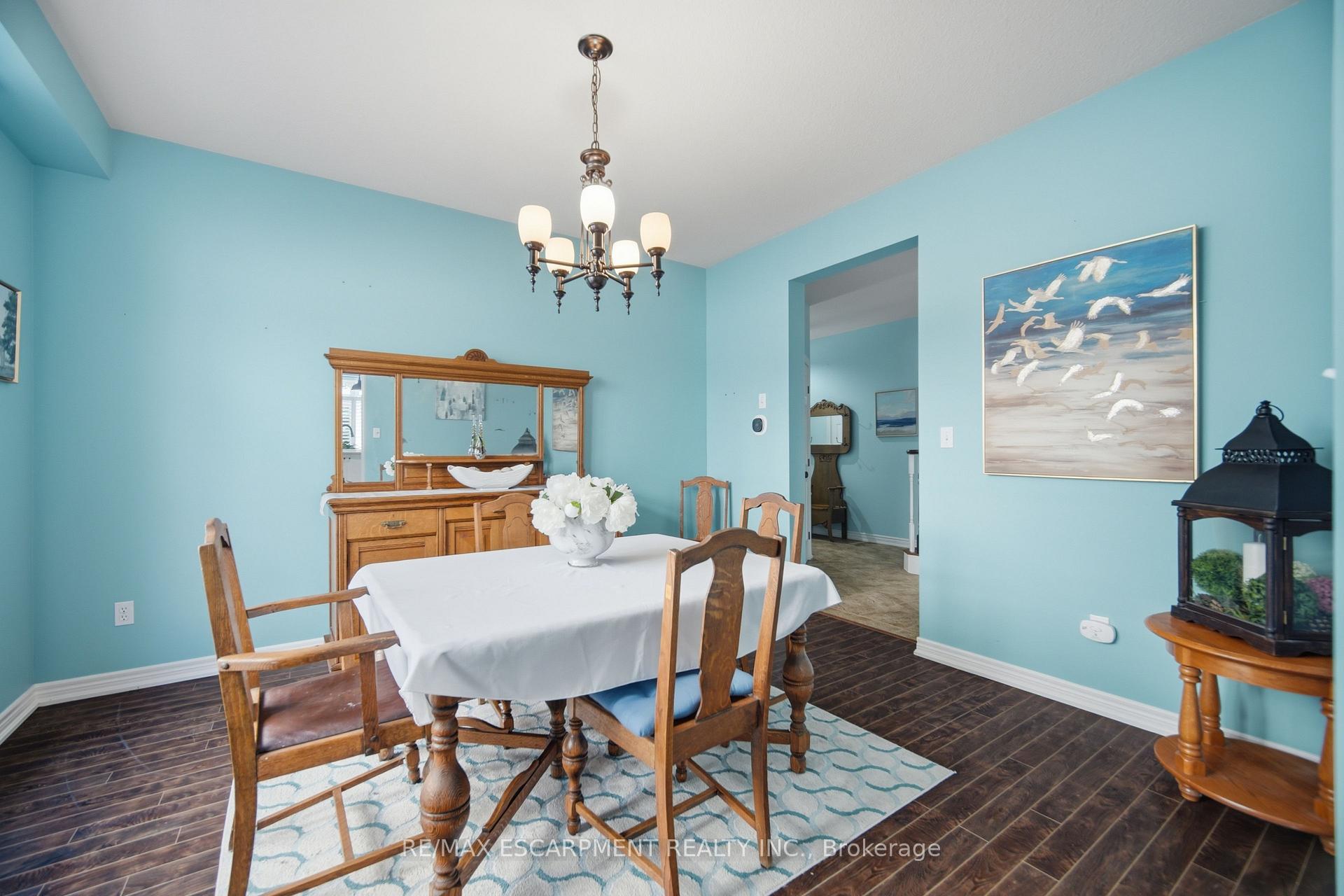 Photo 19 of 40 Sunnycroft Court, Hamilton, Waterdown — HOMEH