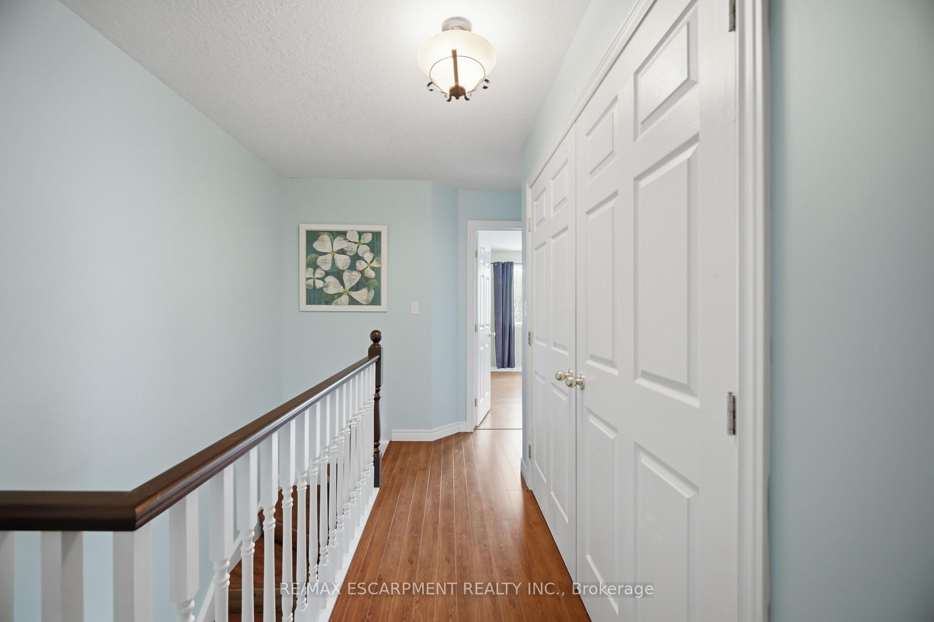 Photo 20 of 40 Sunnycroft Court, Hamilton, Waterdown — HOMEH