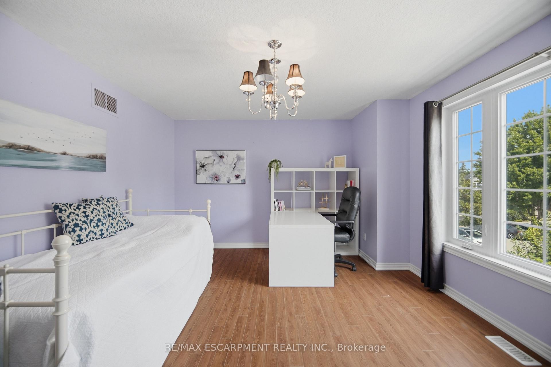 Photo 26 of 40 Sunnycroft Court, Hamilton, Waterdown — HOMEH