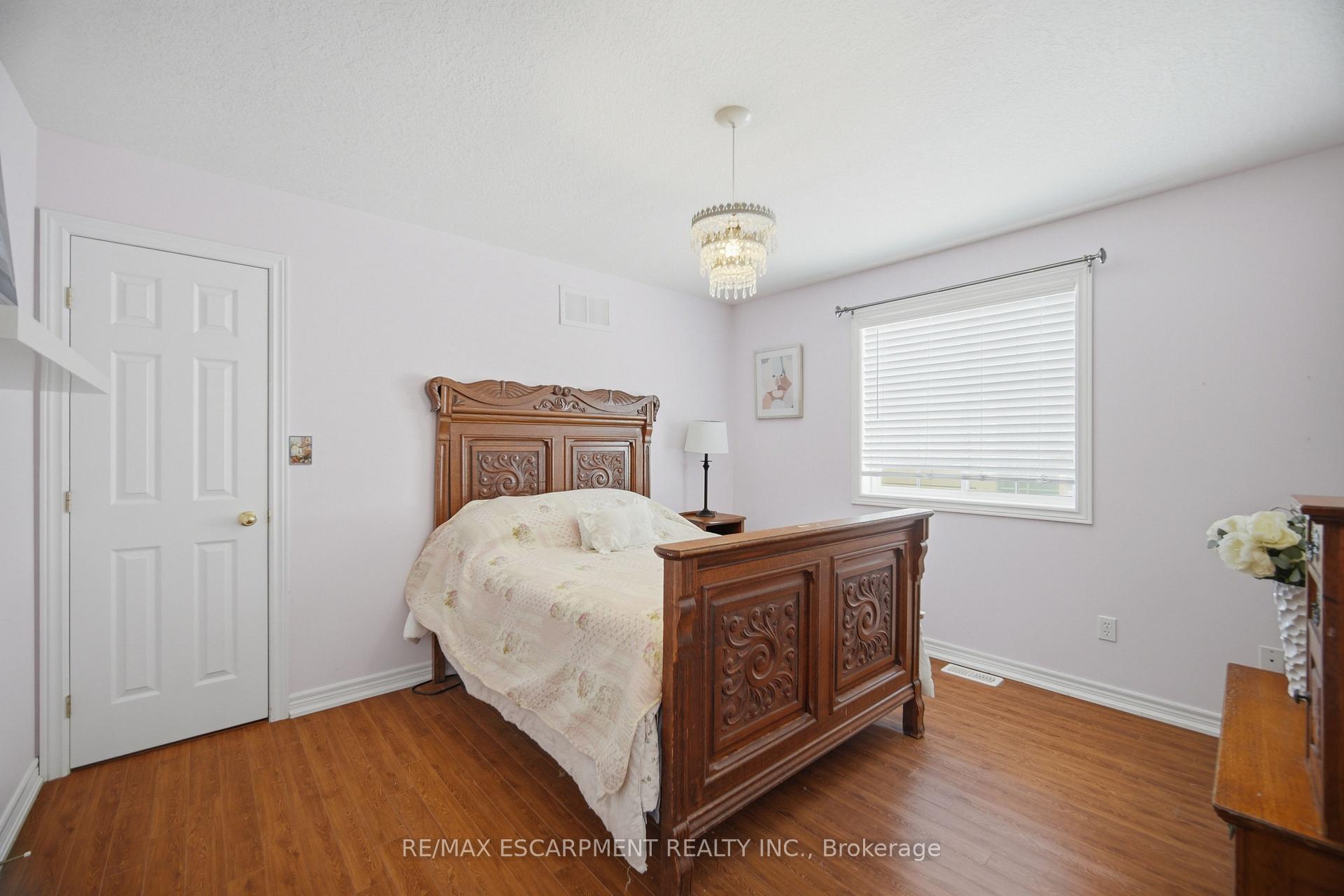 Photo 30 of 40 Sunnycroft Court, Hamilton, Waterdown — HOMEH