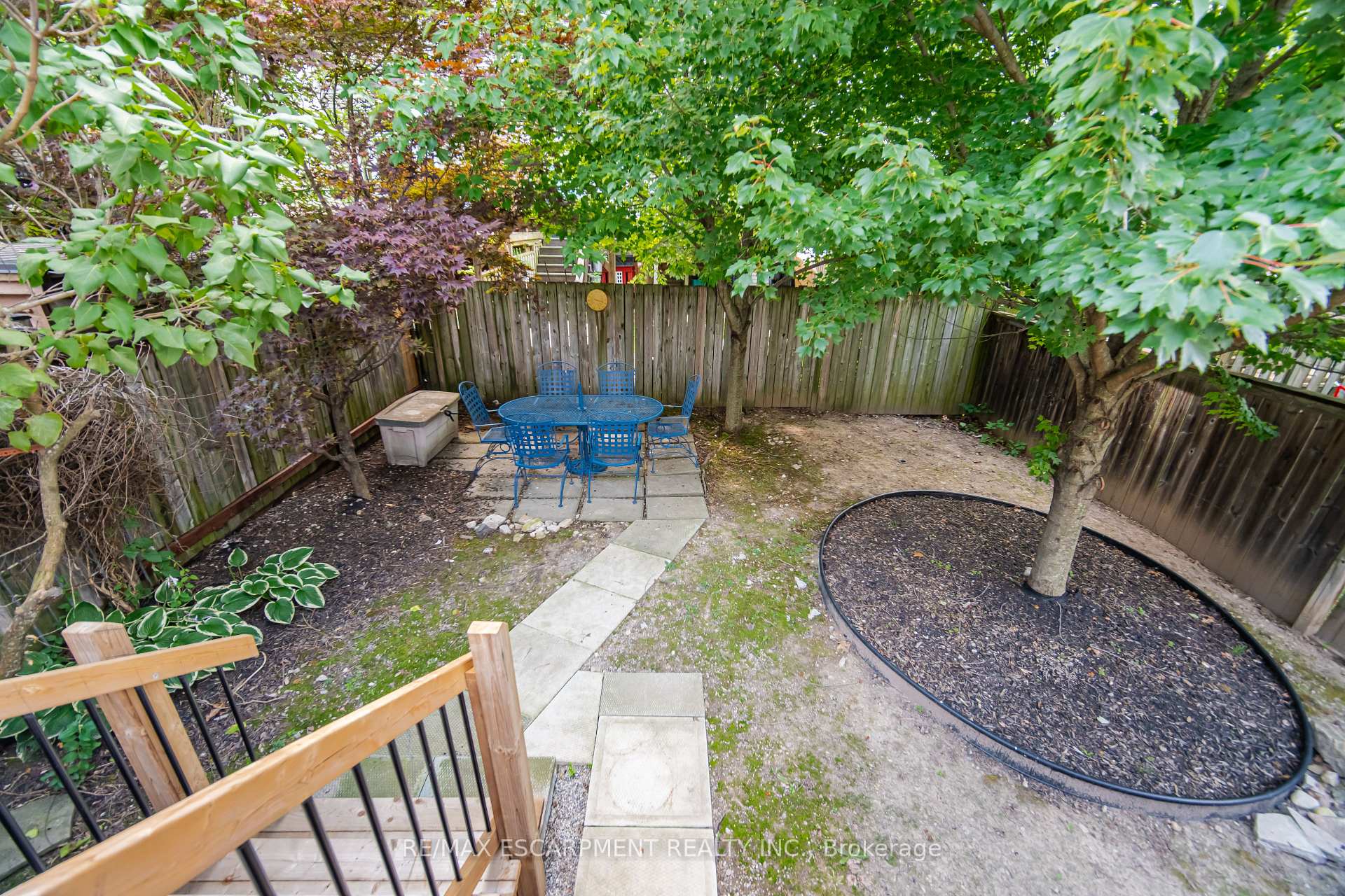 Photo 42 of 40 Sunnycroft Court, Hamilton, Waterdown — HOMEH